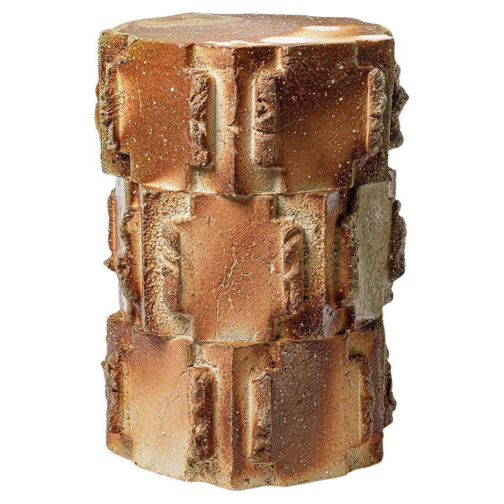 Tabouret en grès cuivré de Jean Ponsart, 2025.