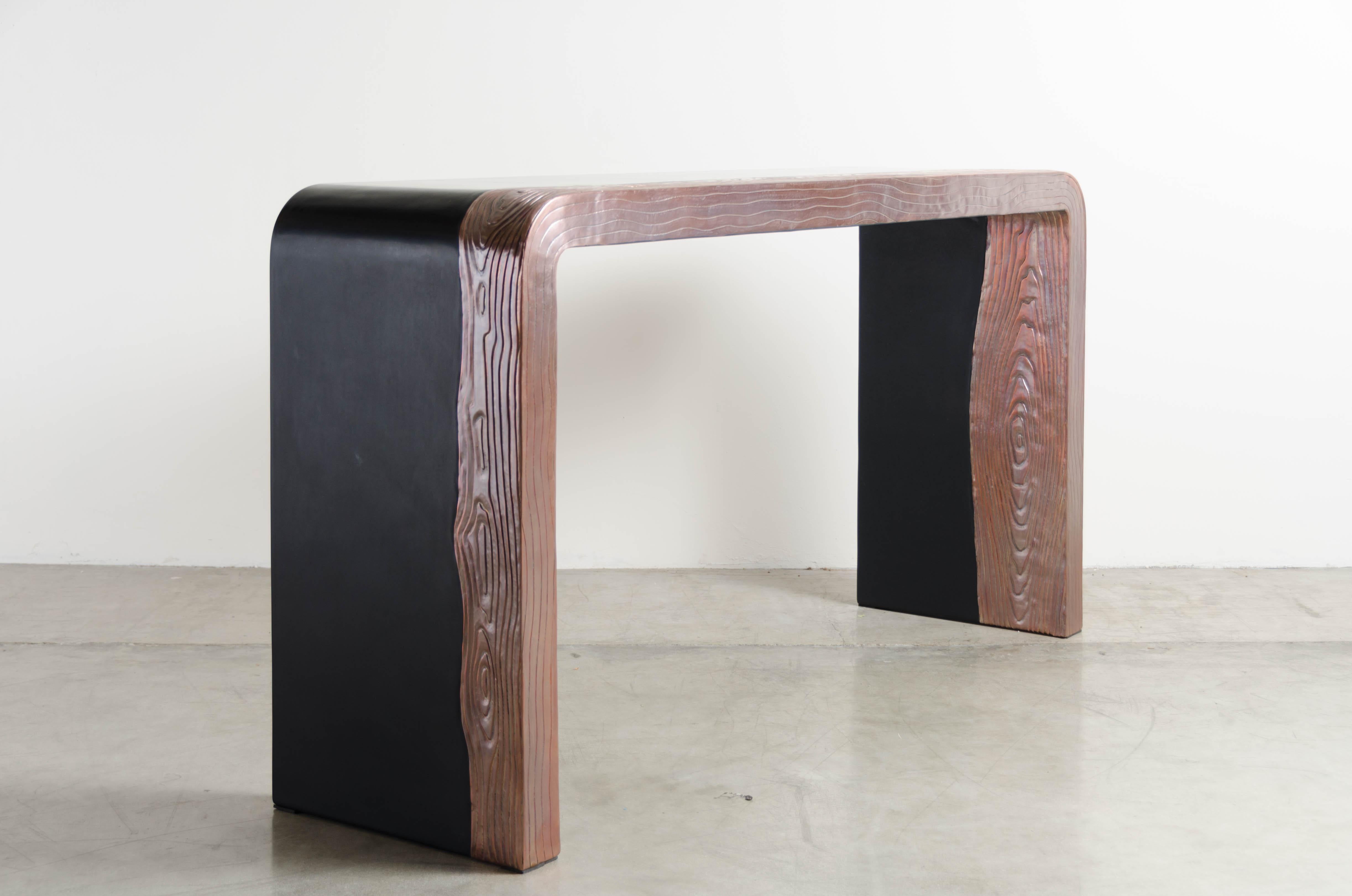 Woodgrain Design Copper Console with Black Lacquer by Robert Kuo, Hand Repousse In New Condition For Sale In Los Angeles, CA
