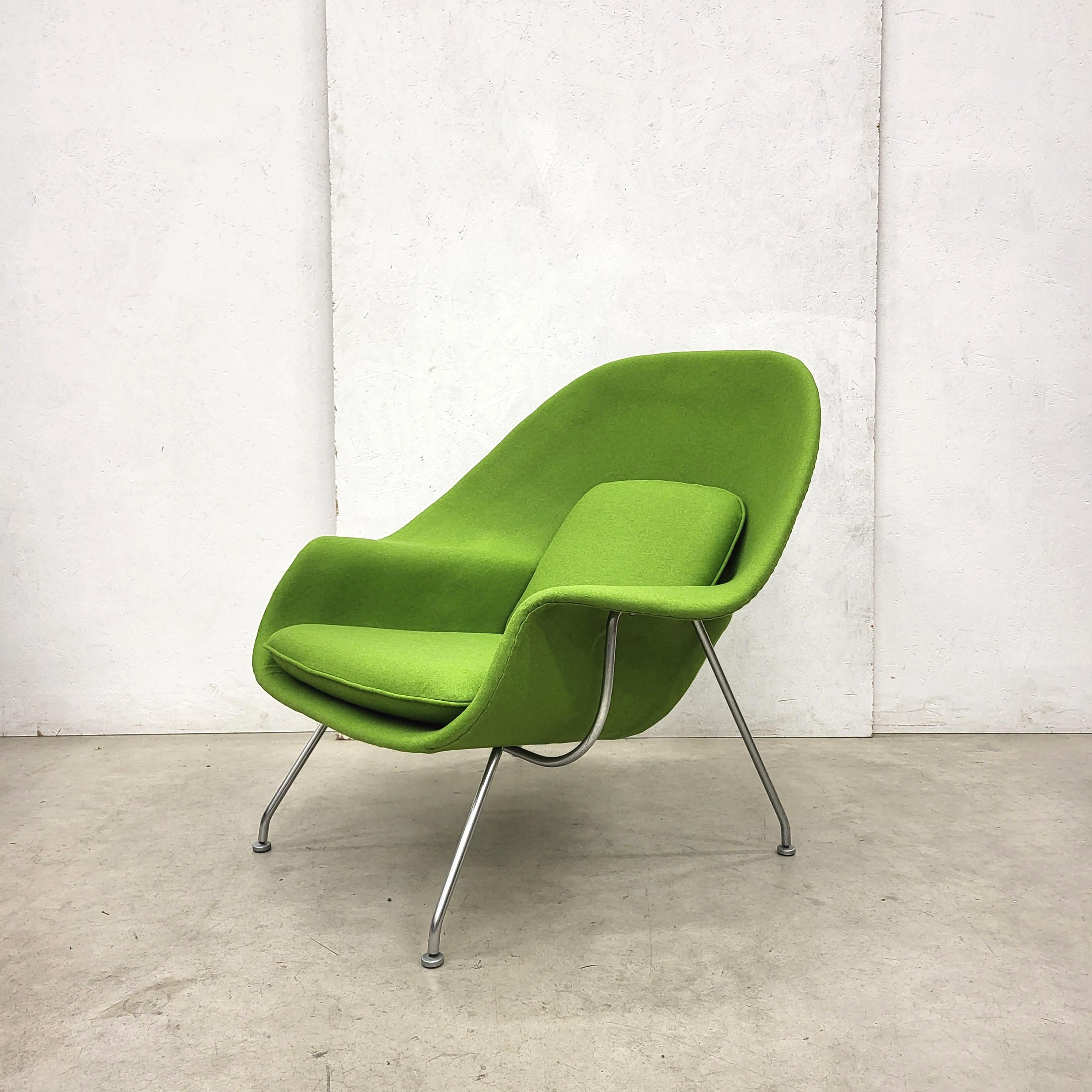 Hand-Crafted Woodgreen Womb Chair & Ottoman by Eero Saarinen for Knoll, 1960s