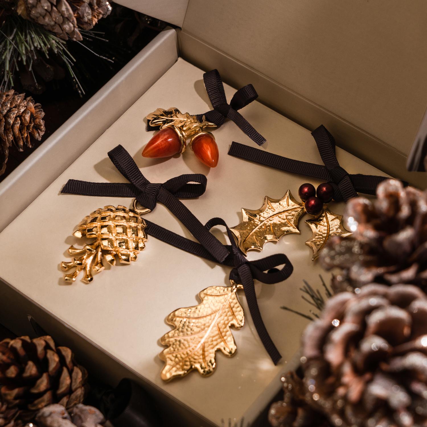 Contemporary Woodland Christmas Decoration Set In Gold For Sale
