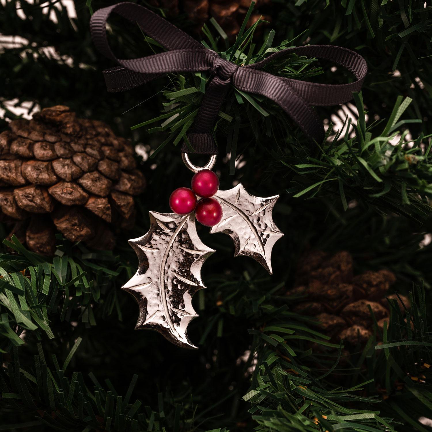 Women's or Men's Woodland Christmas Decoration Set In Silver For Sale