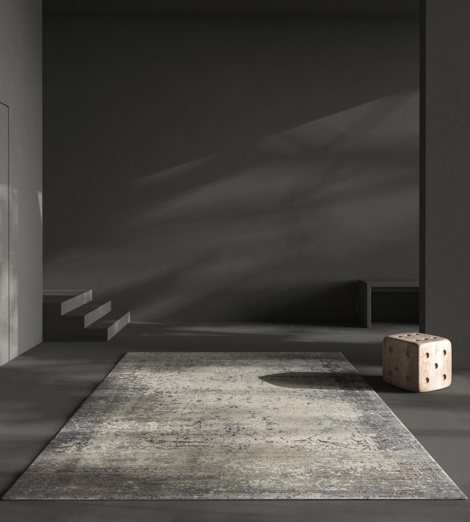 Un capolavoro annodato a mano che armonizza il fascino contemporaneo con la squisita maestria artigianale. Questo tappeto della nostra collezione Far East presenta un motivo in stile contemporaneo, una sinfonia visiva ispirata alla bellezza organica