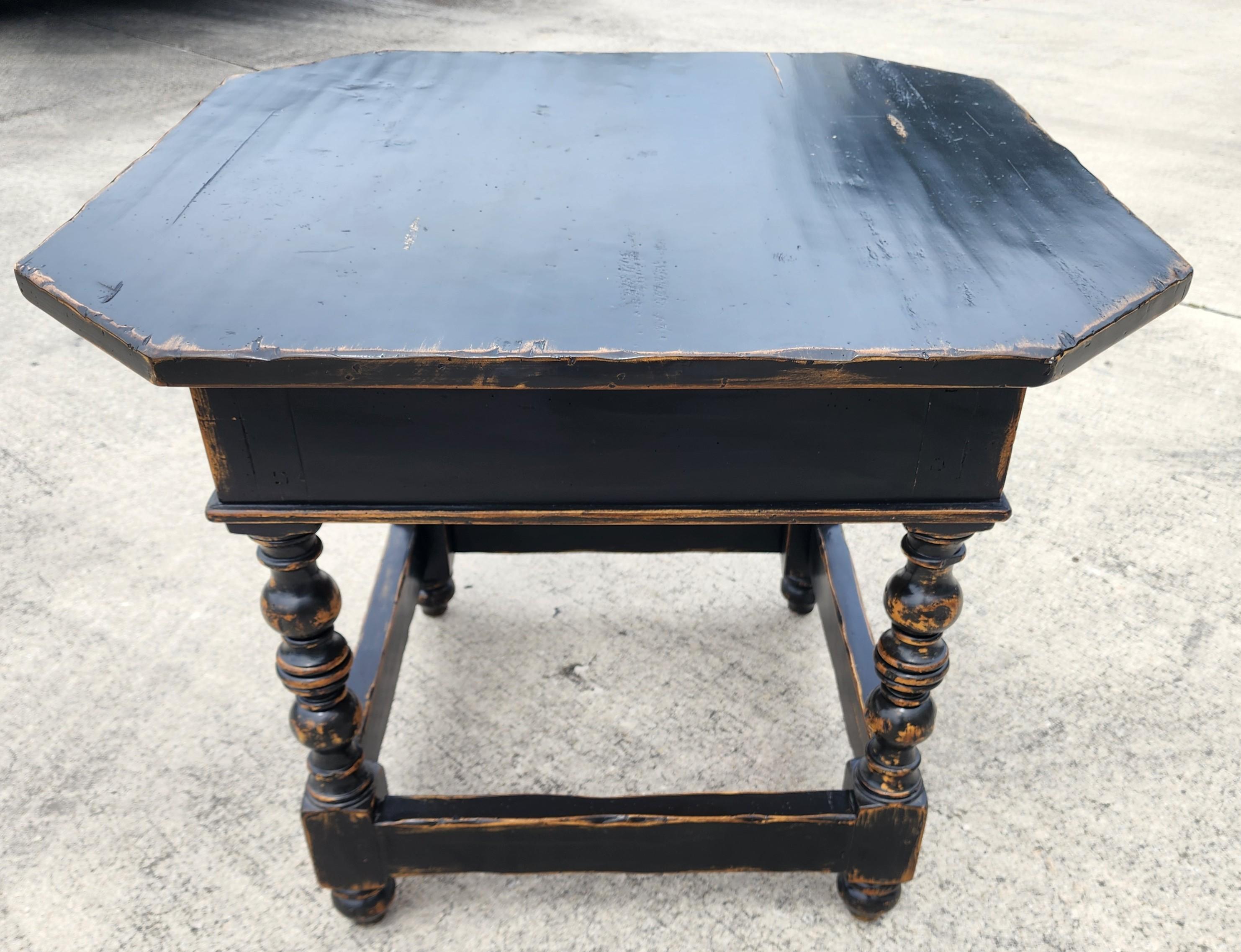 Woodland Furniture Seite End Tabelle Französisch Land rustikal (21. Jahrhundert und zeitgenössisch) im Angebot