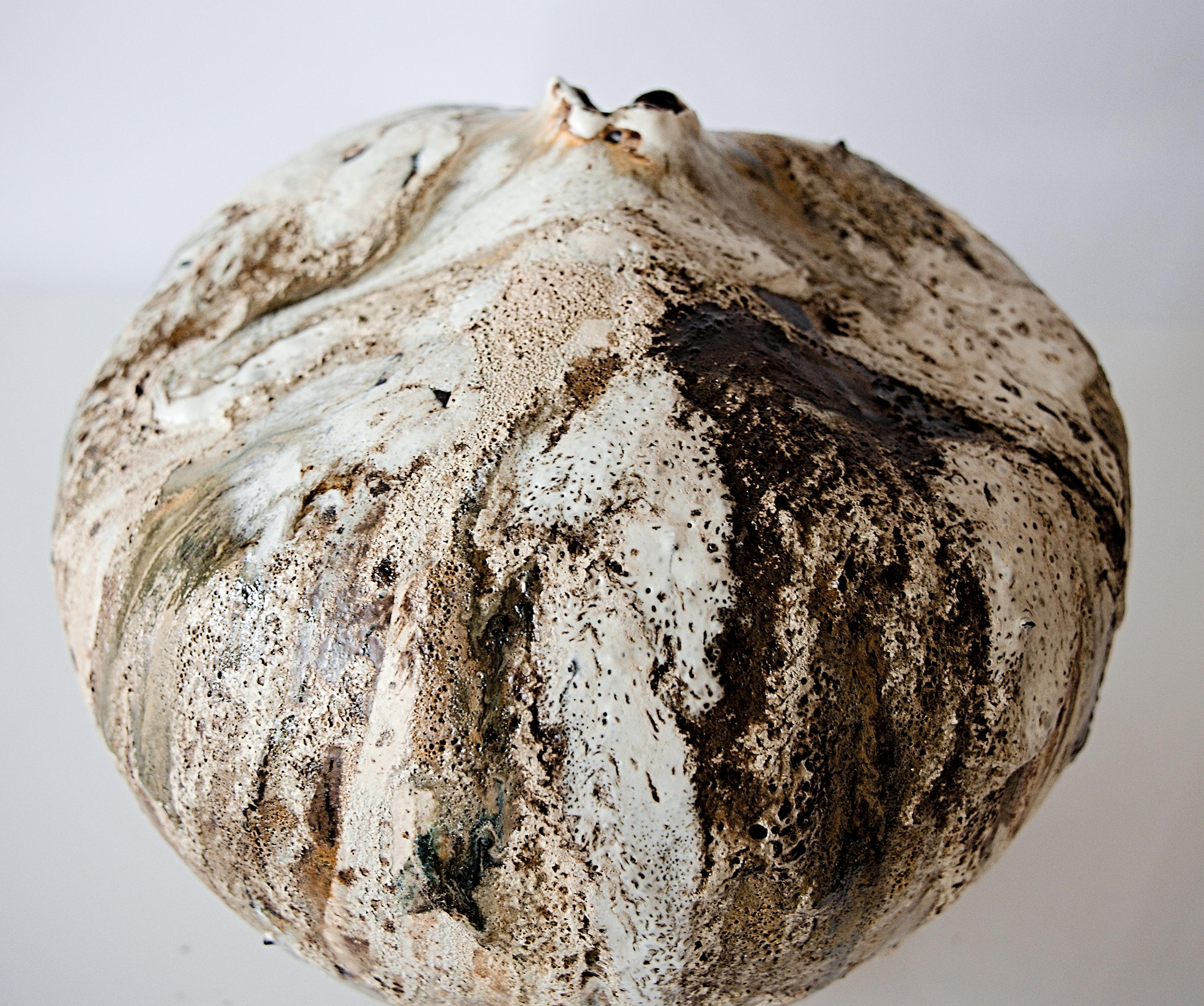 Organico moderno Woodland Moon Vessel- Hand Made Vase in vendita