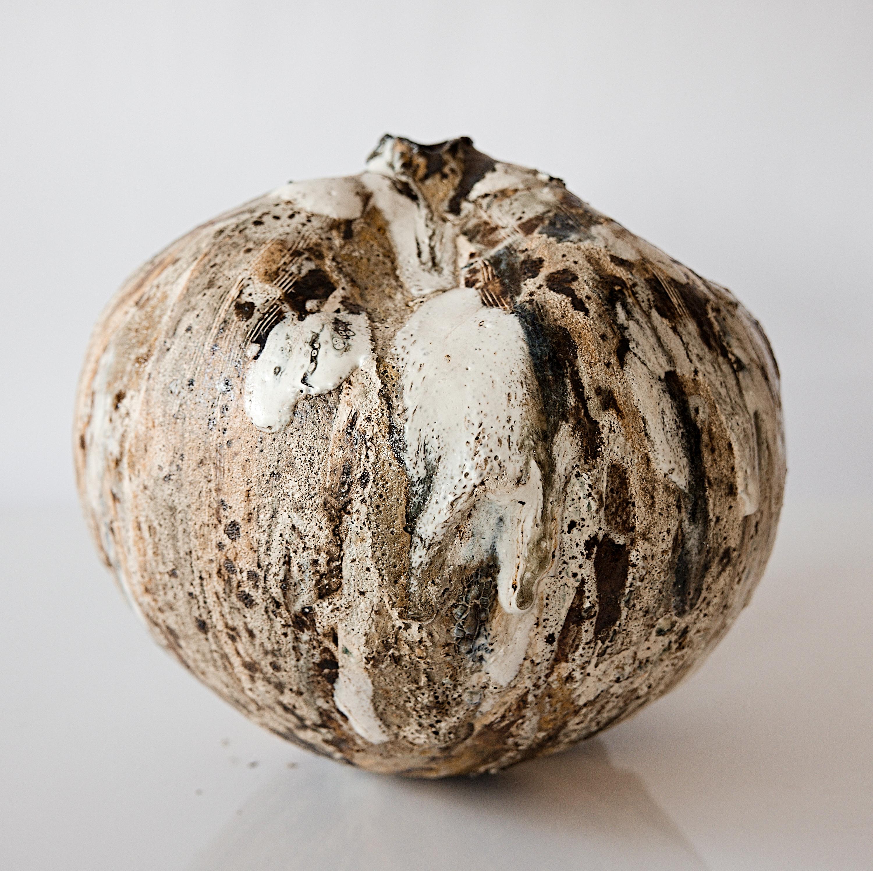 Smaltato Woodland Moon Vessel- Hand Made Vase in vendita