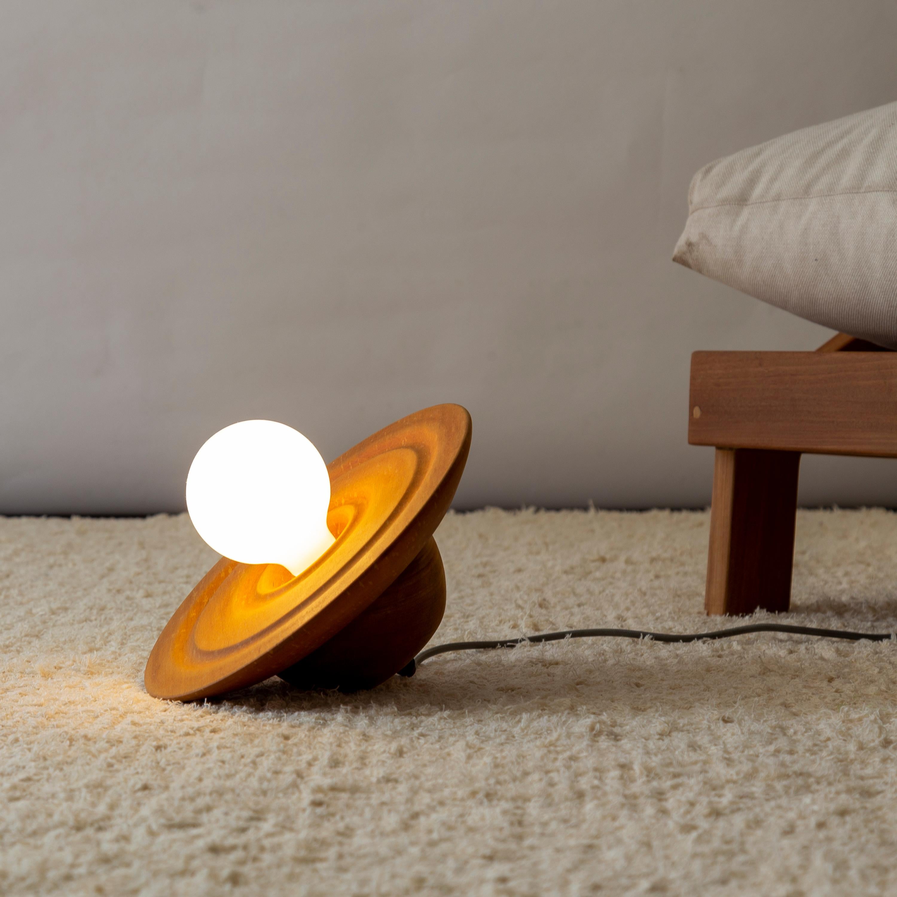 Contemporary Wooden Table Lamp - 'Astro Rei' - Brazilian Design by André Bianco For Sale