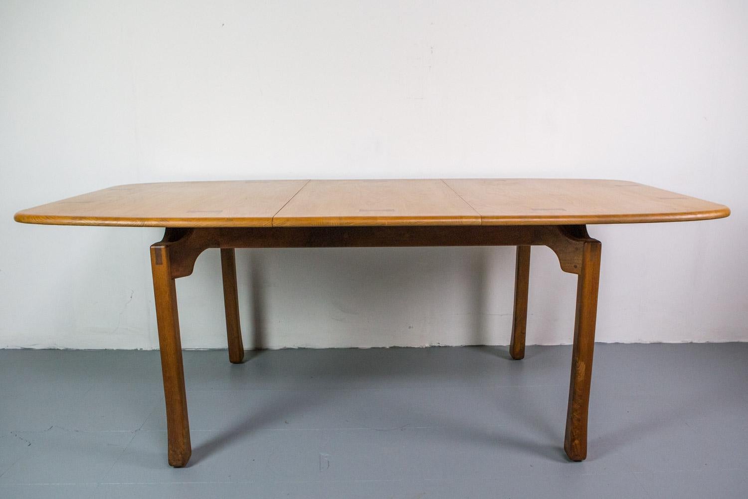 Woodworking Studio dining or leaftable designed by Woodworker Ejnar Pagh. Highend American crafts studio furniture.
The measurements is with leaf.
Length of extra leaf is 20.75 in.