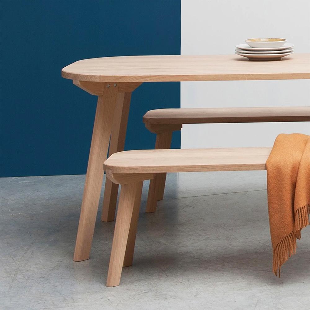 Contemporary Woody Oak Dining Table For Sale