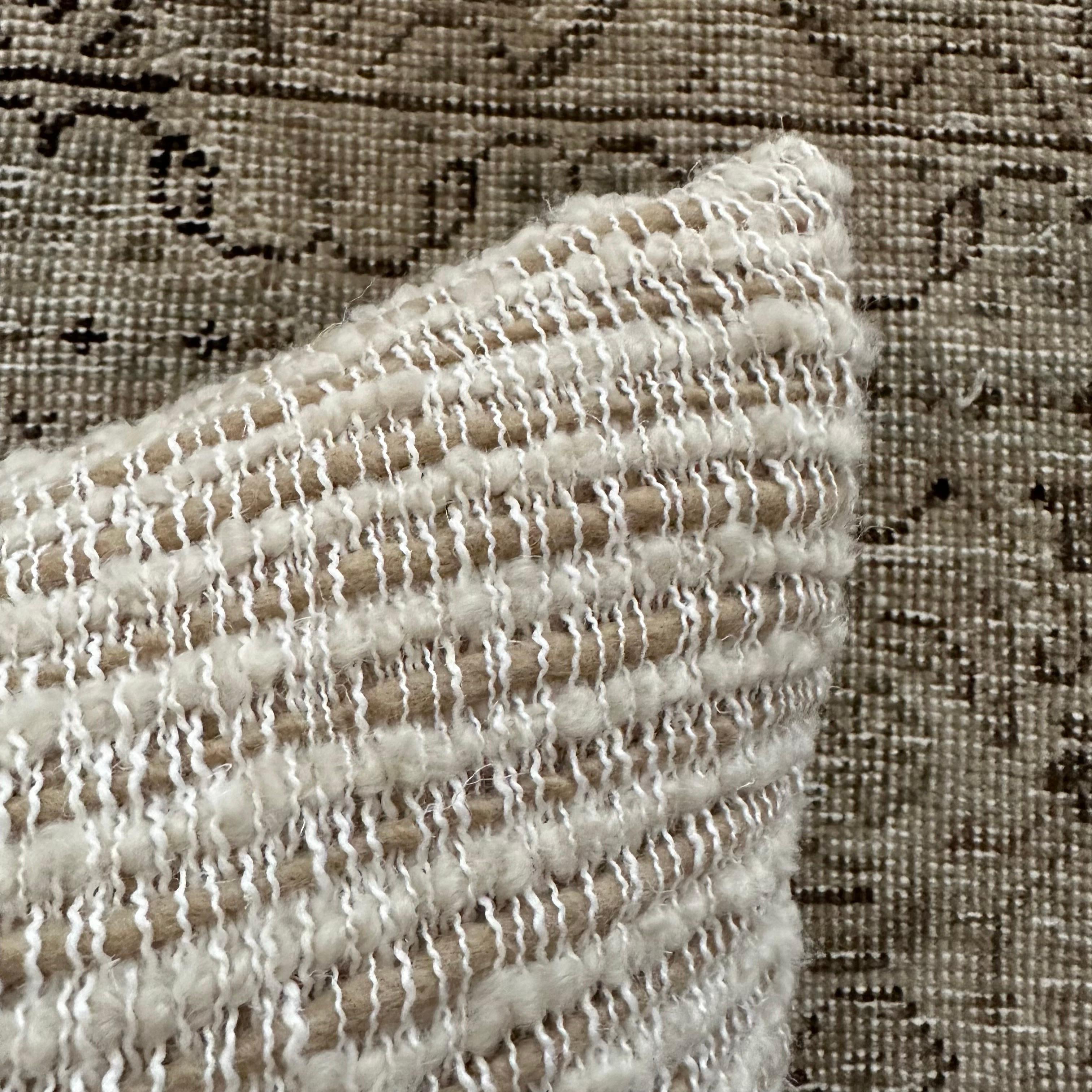Oreiller d'appoint en laine et lin avec garniture en plumes de duvet en vente 1