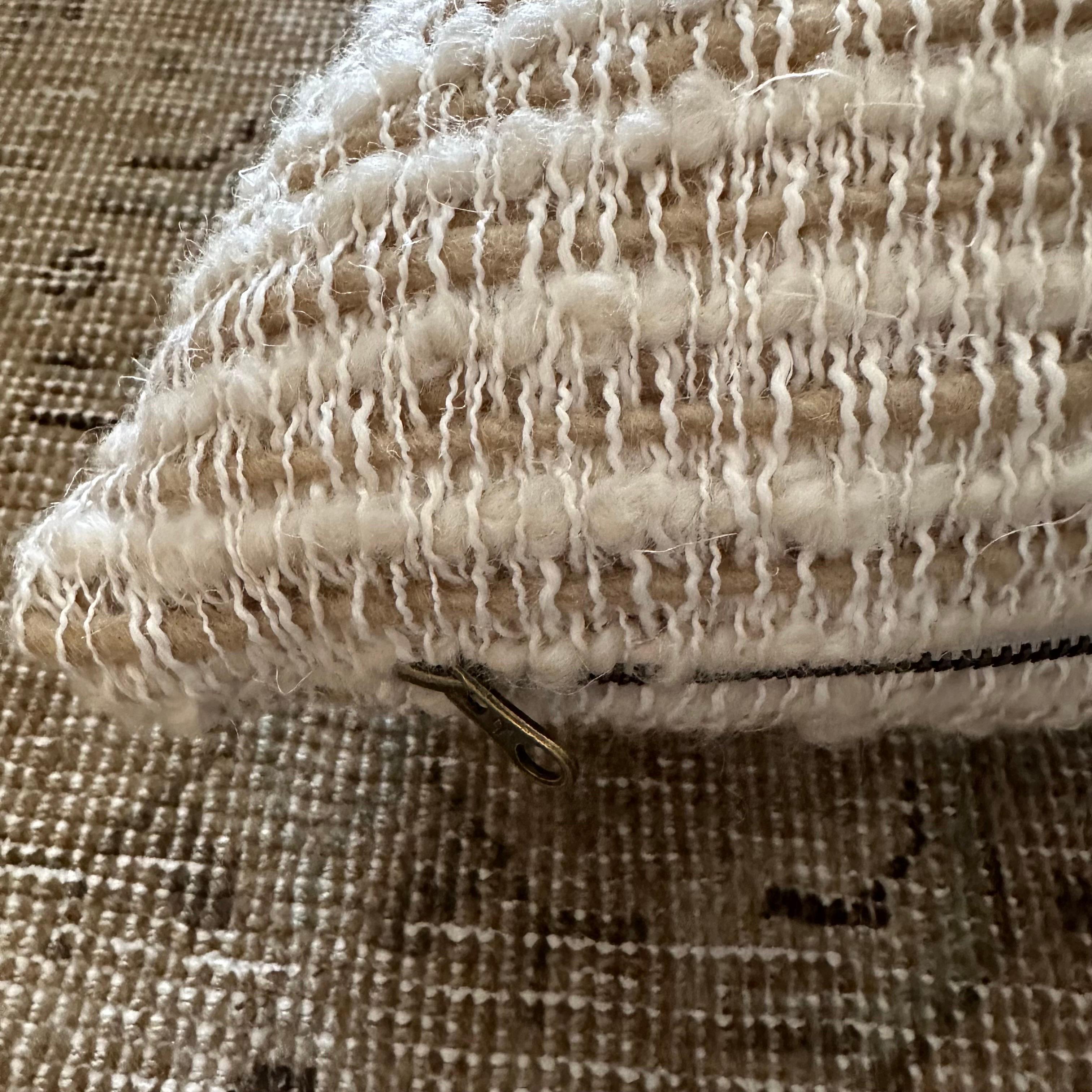 Oreiller d'appoint en laine et lin avec garniture en plumes de duvet en vente 3