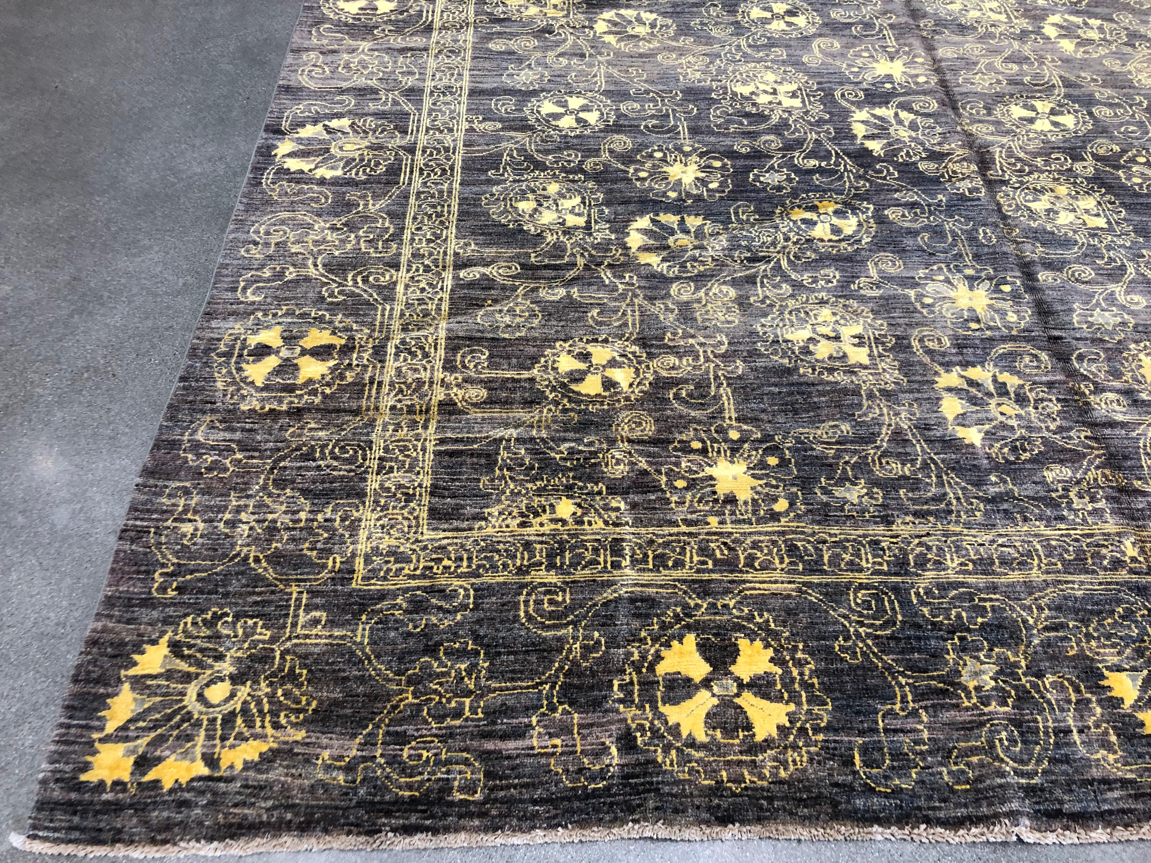 Noué à la main Laine et soie All Over Design Pakistani en vente