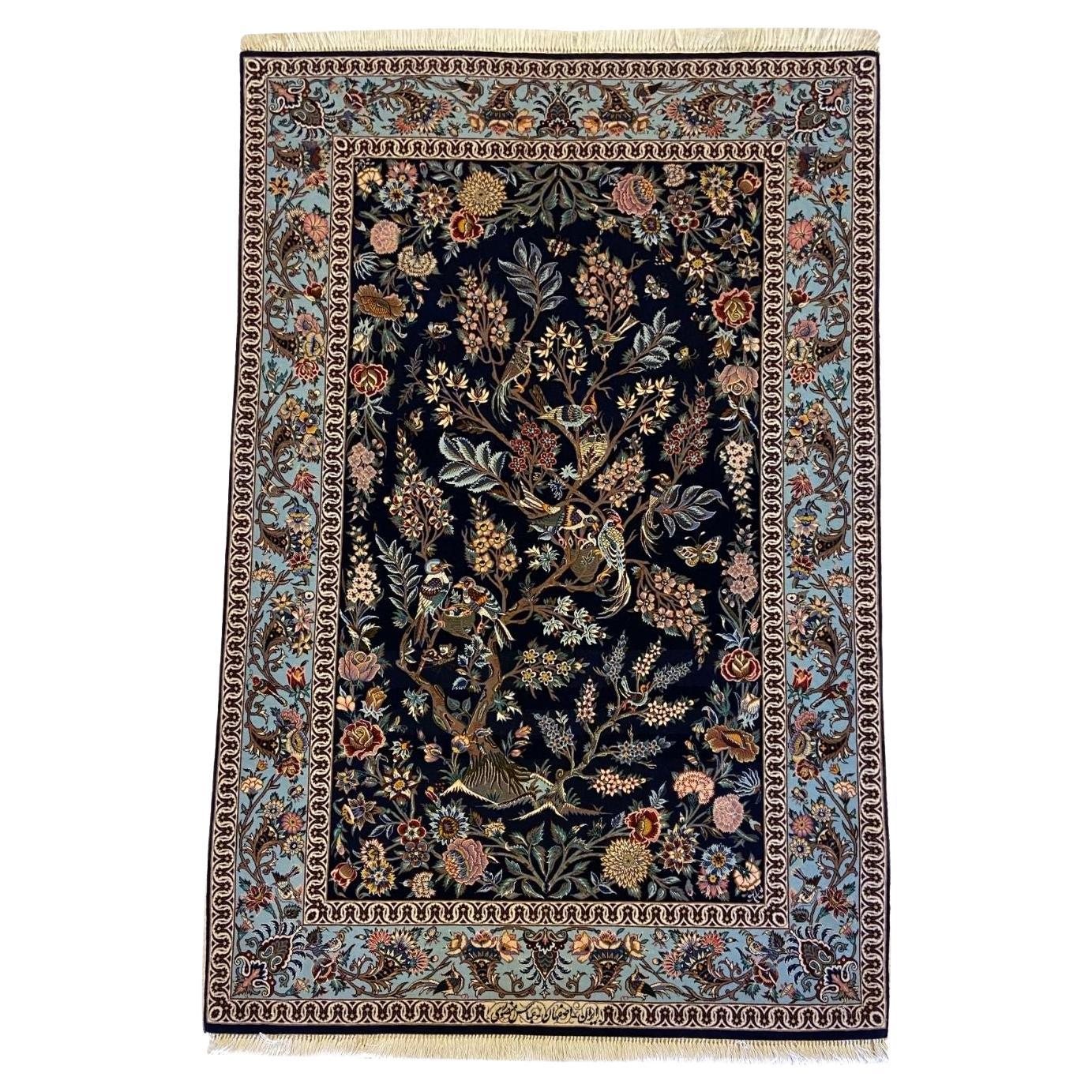 Tapis persan Animalia en laine et soie, Indigo, Rose, Bleu, Brown, Jaune, 3 x 5 en vente