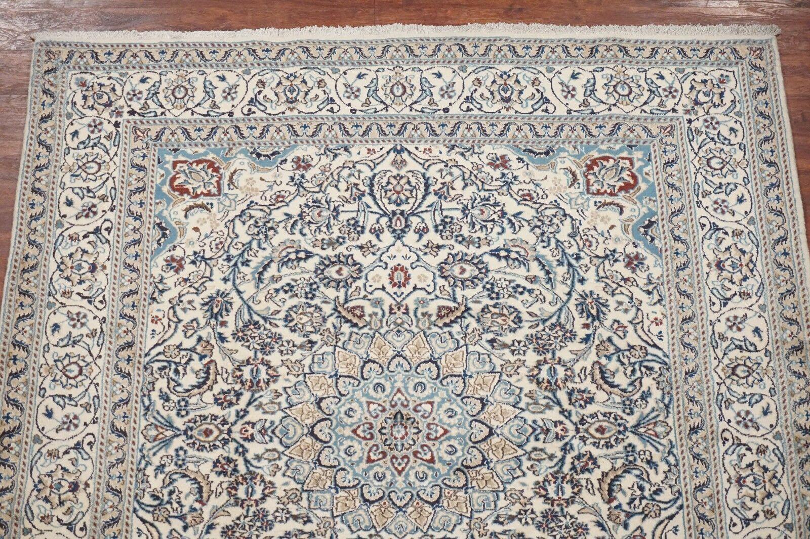 Wool and Silk Persian Naein In New Condition For Sale In Laguna Hills, CA