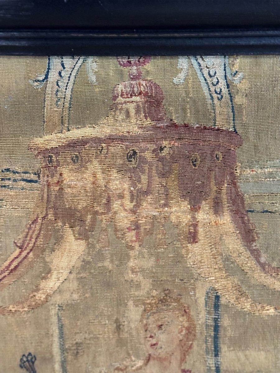 Wandteppich aus Wolle und Seide, junge Frau unter einem Baldachin, Flagge, 18. Jahrhundert im Angebot 5
