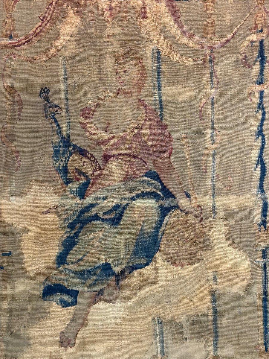Wandteppich aus Wolle und Seide, junge Frau unter einem Baldachin, Flagge, 18. Jahrhundert im Zustand „Gut“ im Angebot in Honnelles, WHT