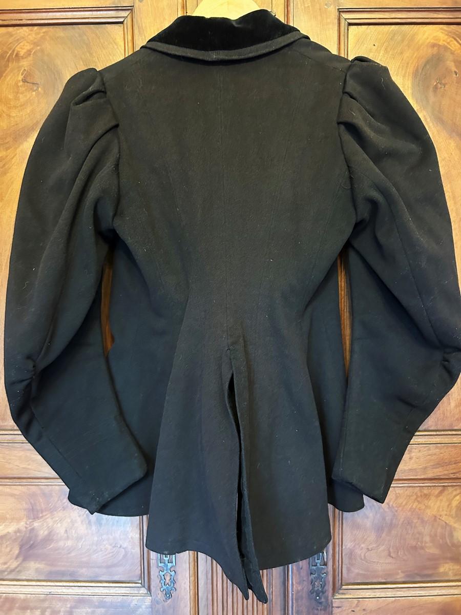 Wool And Velvet Cloth Amazon Jacket - France Circa 1895-1905 5