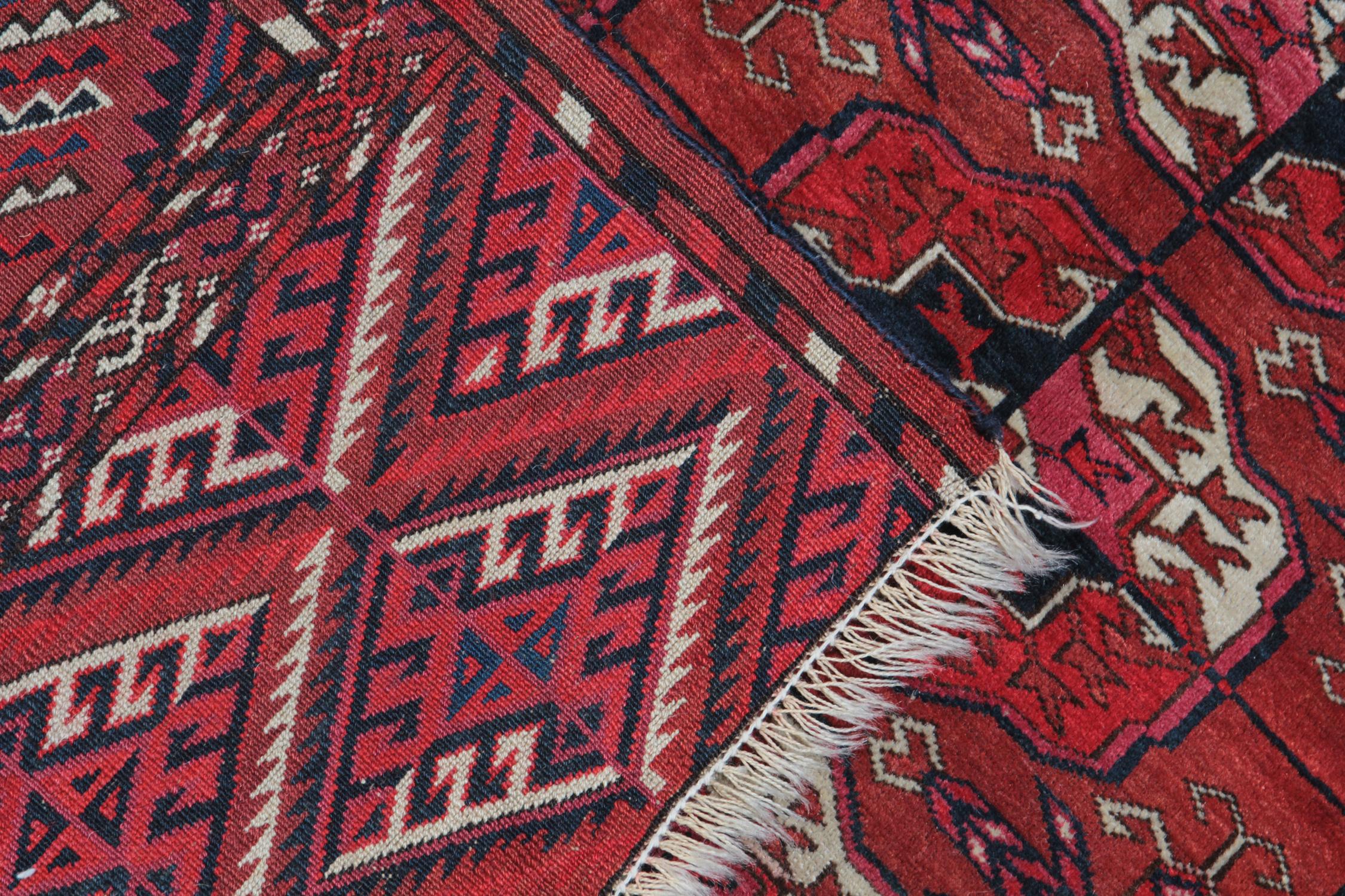 Early 20th Century Wool Handmade Carpet Antique Rugs, Geometric Turkmen Tekke Red Oriental Rug For Sale