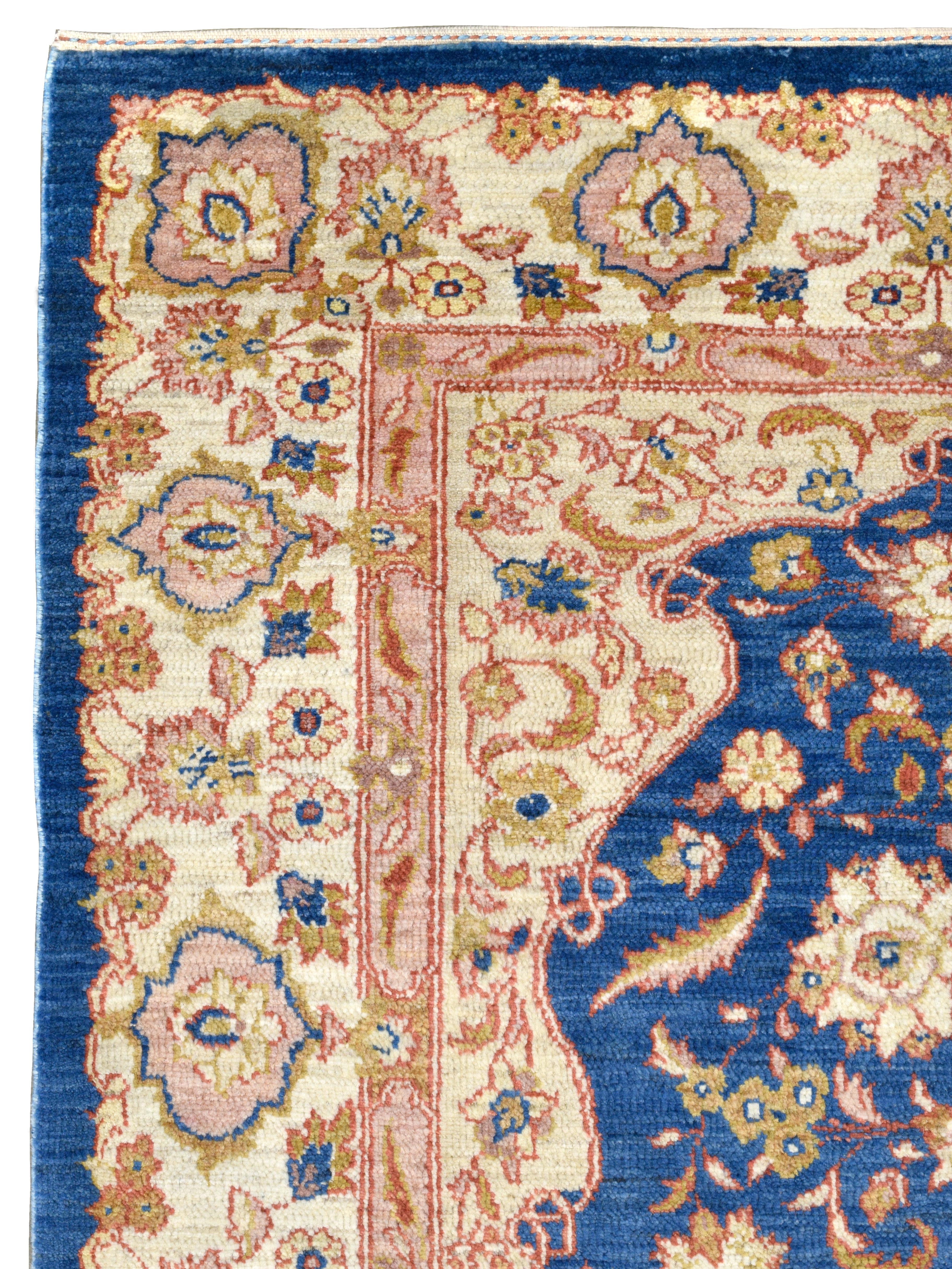 Tappeto persiano Farahan floreale blu e avorio in lana, annodato a mano 4' x 6' in vendita 2