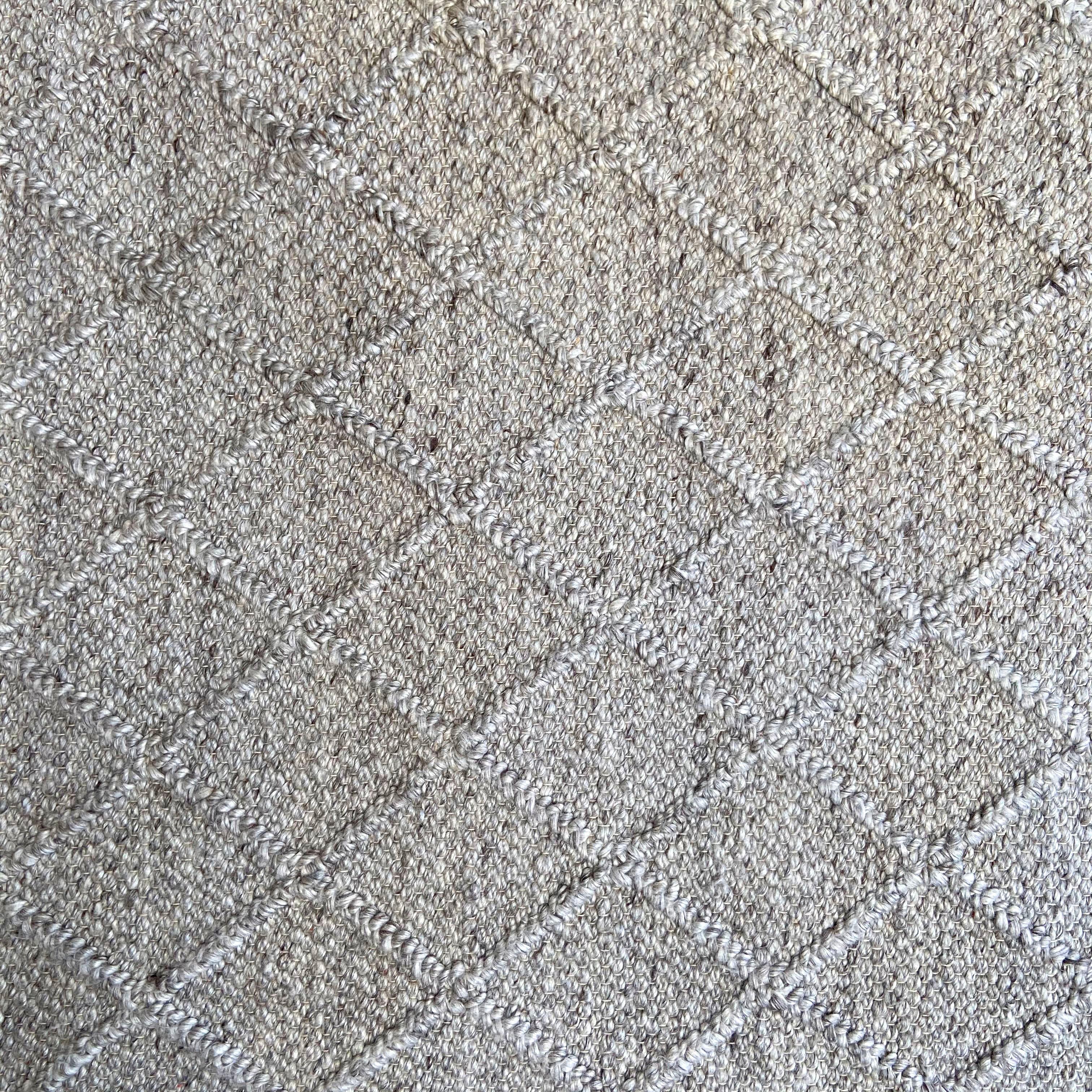 Wool Braided Decorative Rug 1