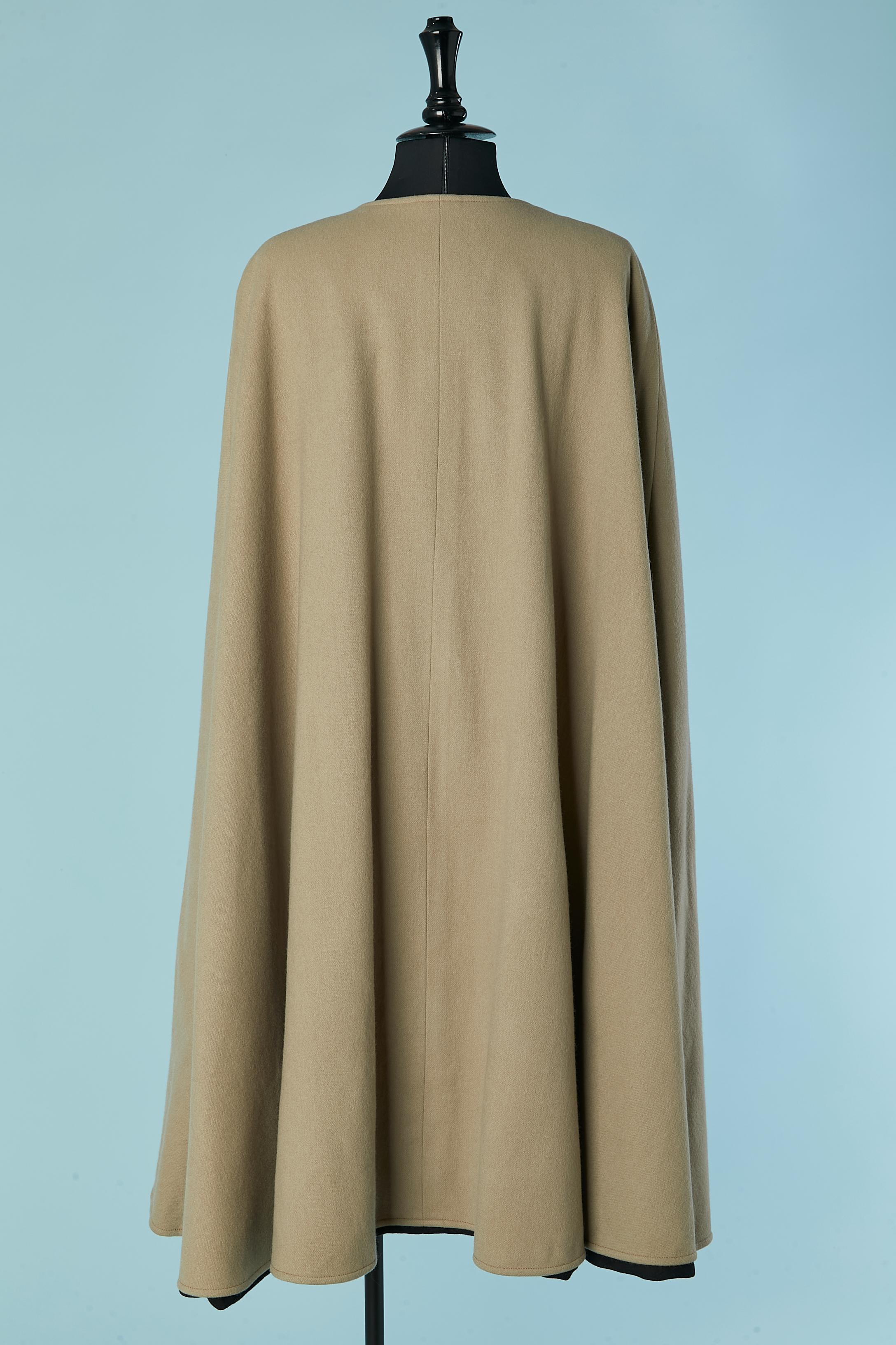 Donna Mantella in lana con fodera in cotone nero Saint Laurent Rive Gauche in vendita
