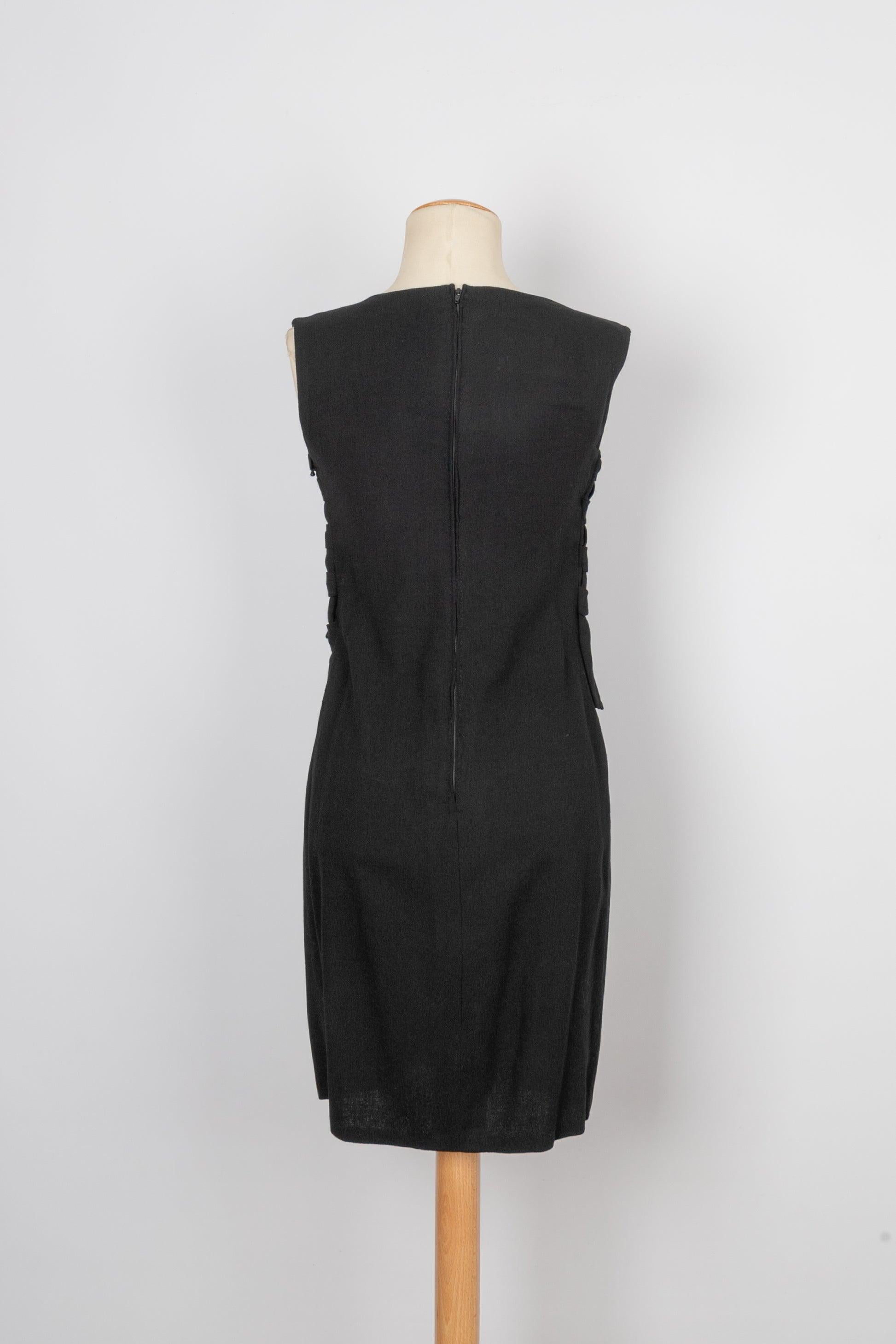 Wool Cheesecloth Dress Sewn with Black Glass Pearls, 1950s/60s In Excellent Condition For Sale In SAINT-OUEN-SUR-SEINE, FR