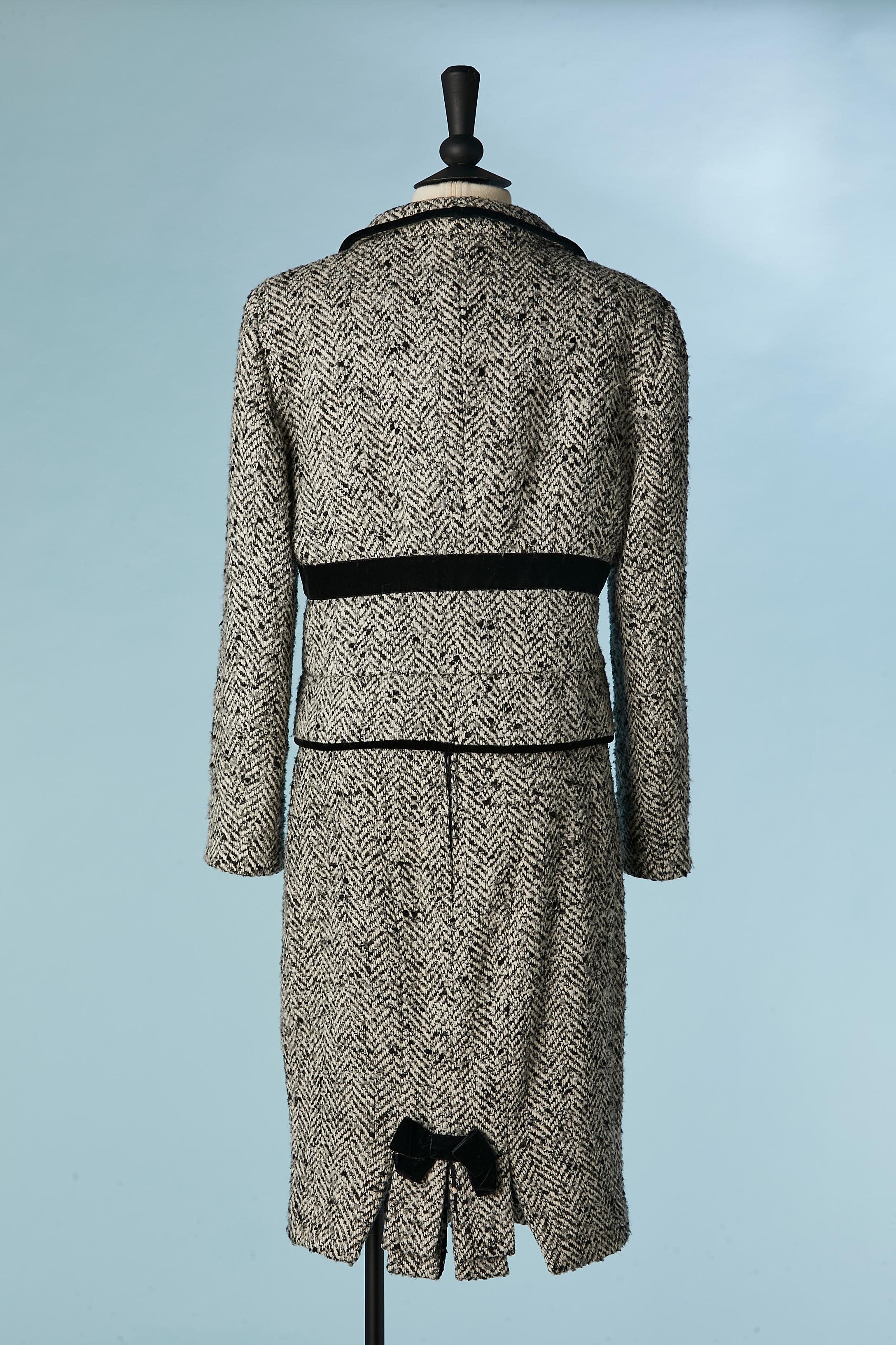 Wool chevron skirt-suit with black velvet edge and bow Ungaro Fushia Circa 1980 For Sale 1