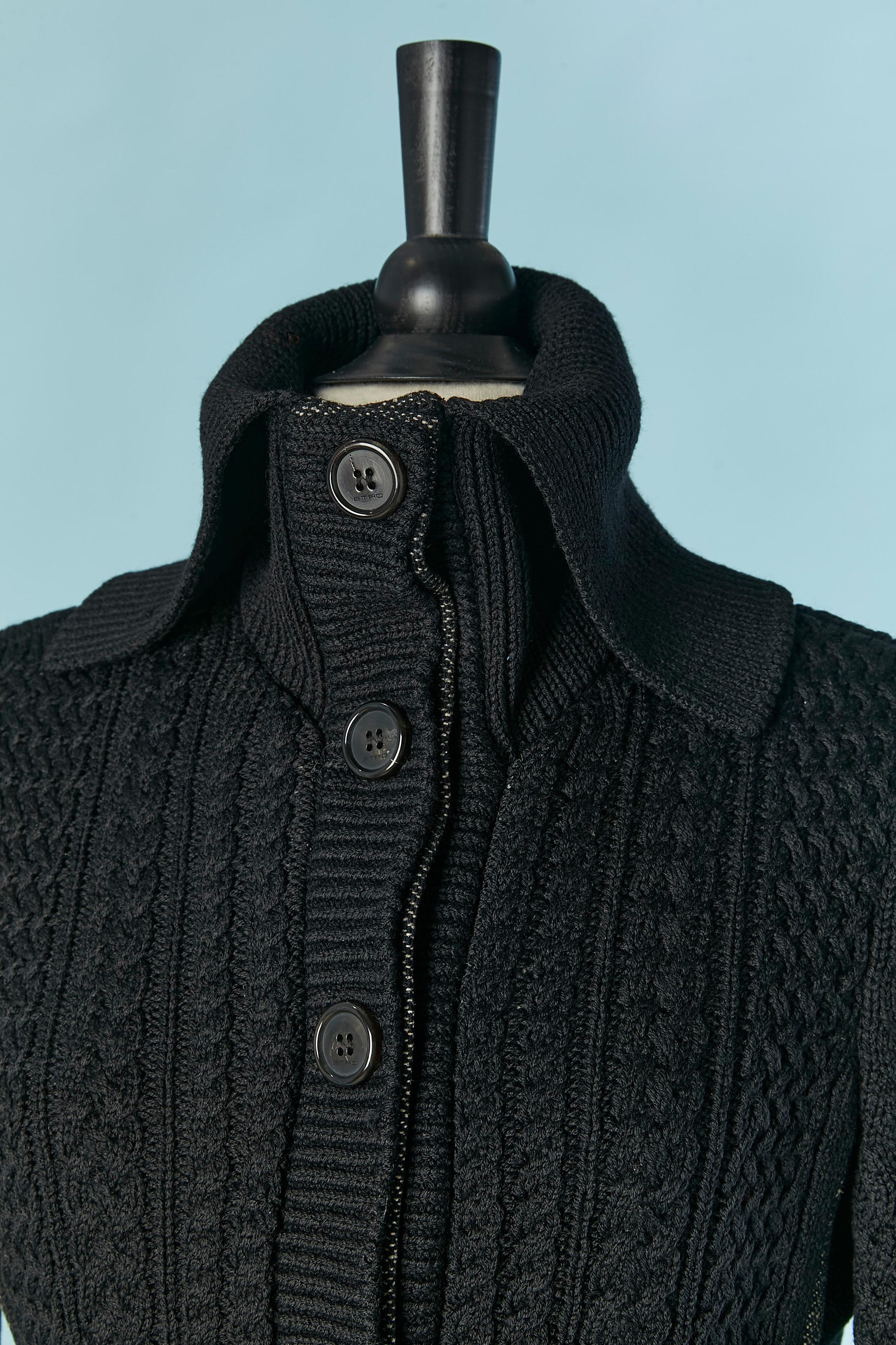 Wool chiné, black knit and velvet single breasted coat. Red jacquard rayon lining. 
Hidden snap closure on the middle front with decorative button on the top. 
Pocket on both side. 
SIZE M 