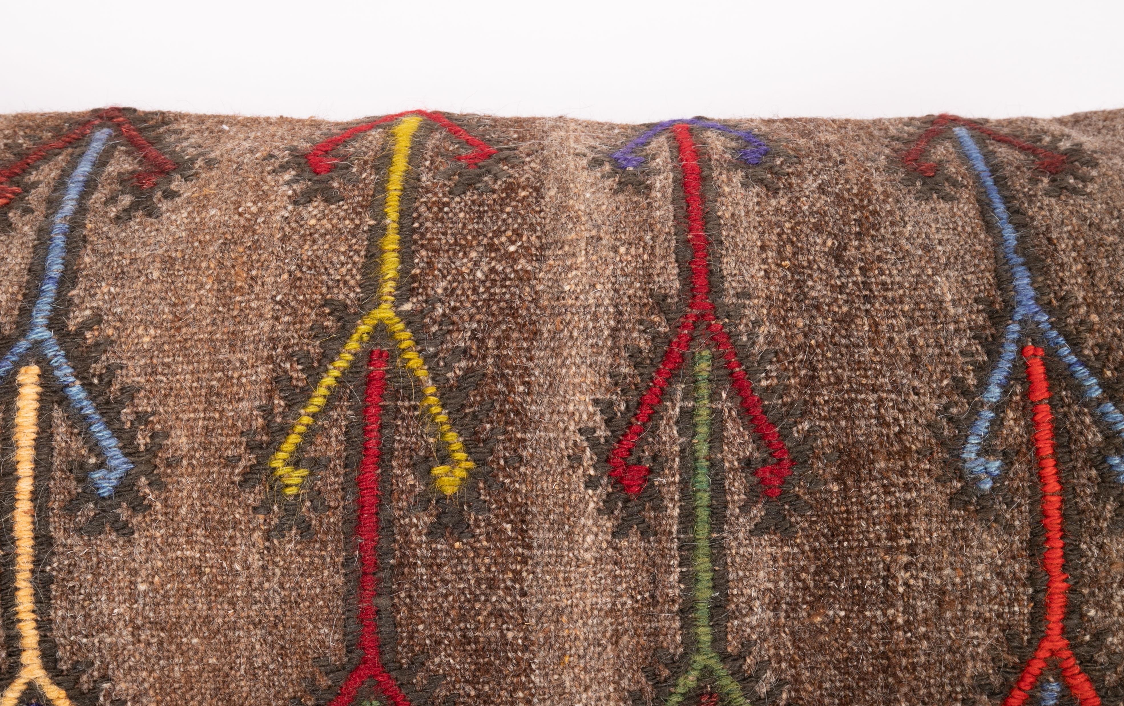 Wool Cicim Pillow Case Made from an Anatolian Cicim Kilim, Mid-20th Century In Good Condition In Istanbul, TR