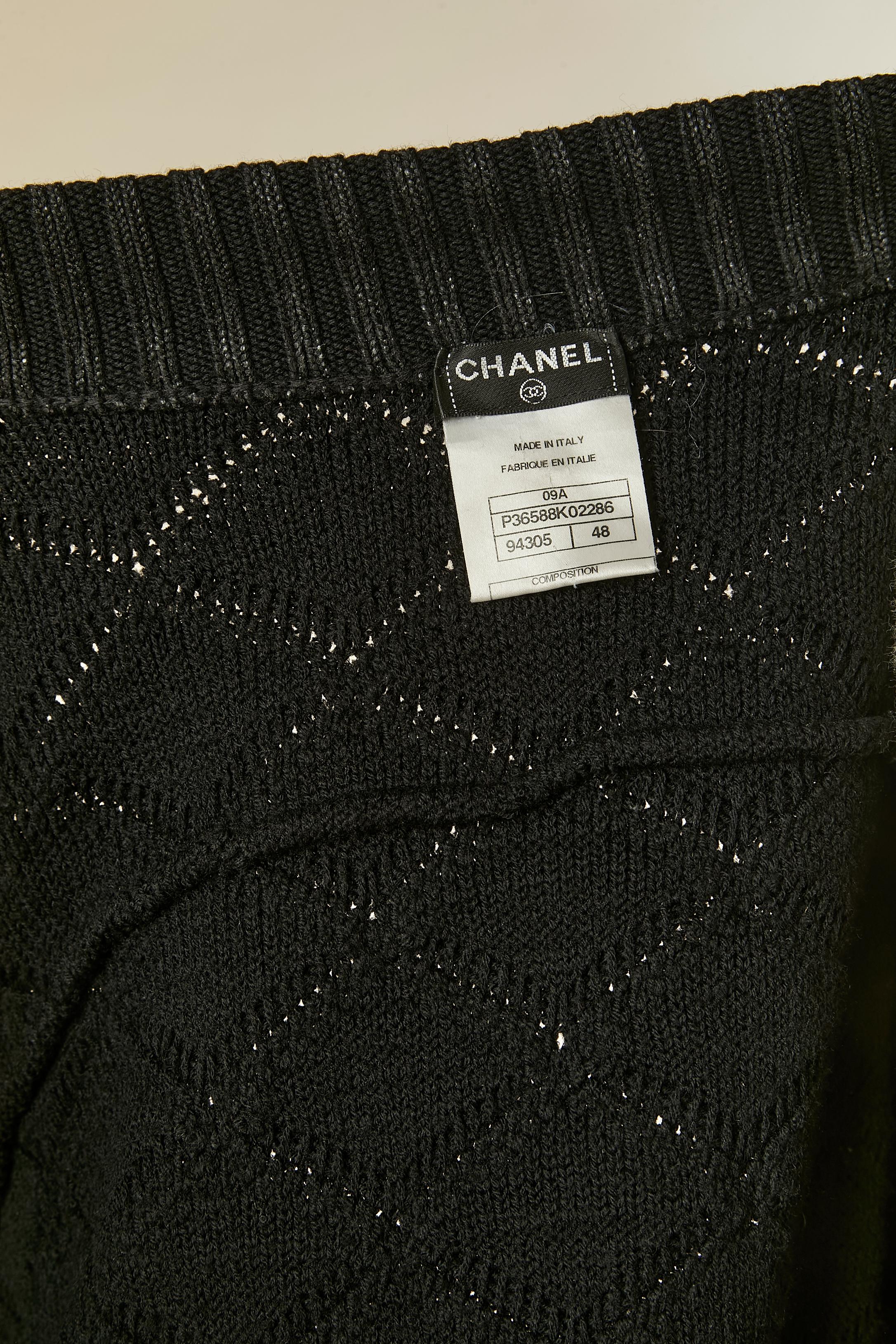 Cardigan noir en laine enduite avec fermeture éclair CHANEL en vente 2