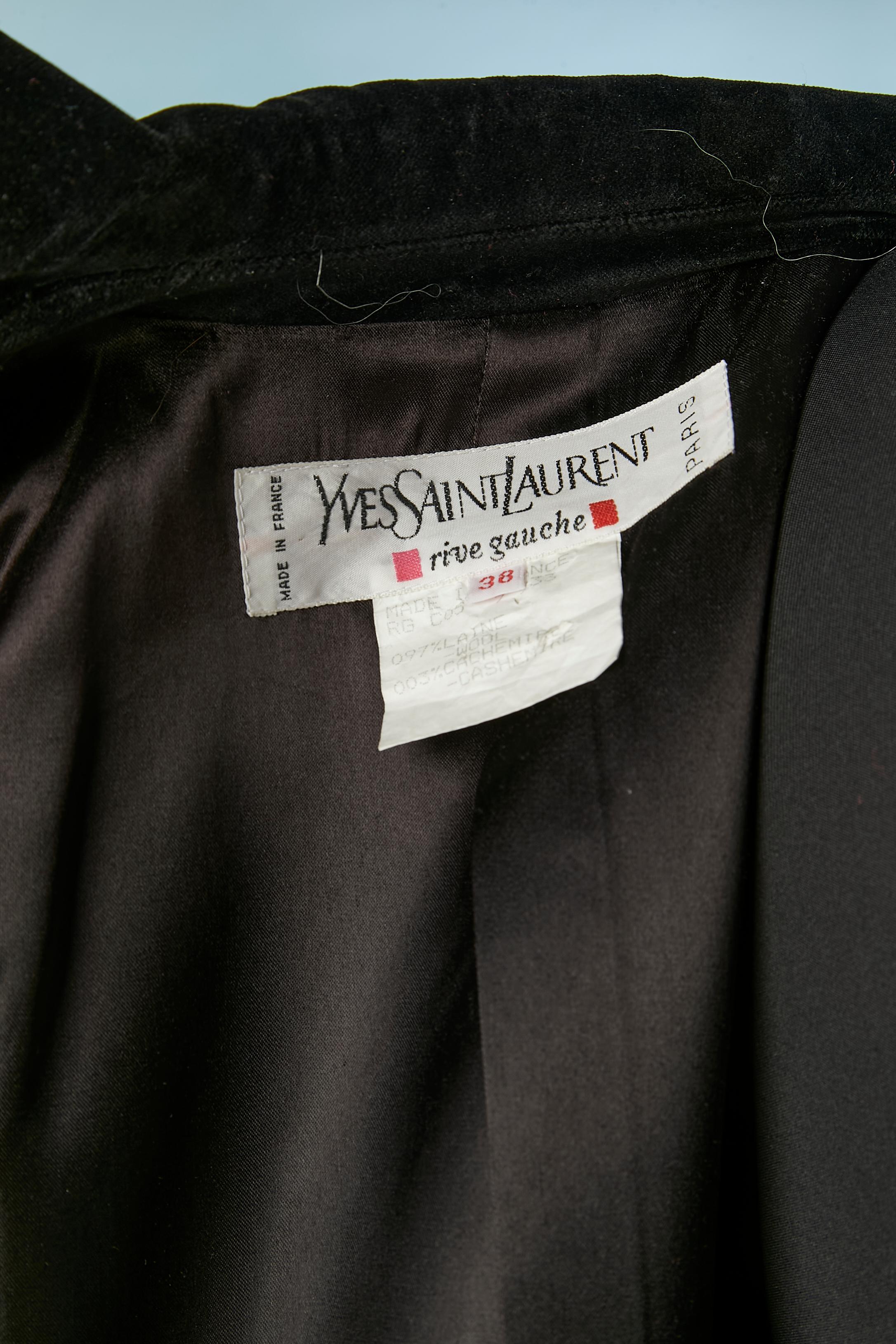 Wool double breasted coat with velvet details Yves Saint Laurent Rive Gauche  For Sale 2