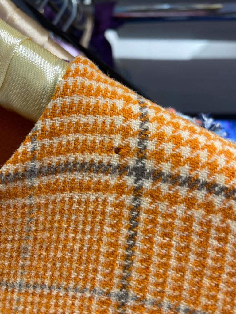Manteau en laine double face (carreaux et orange uni) Grès Circa 1970's  en vente 2