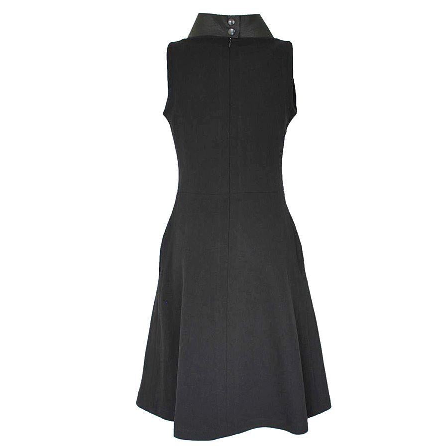 Virgin wool and elasthane Leather collar Black color Sleeveless Total lenght from shoulder cm 100 (39.3 inches)
