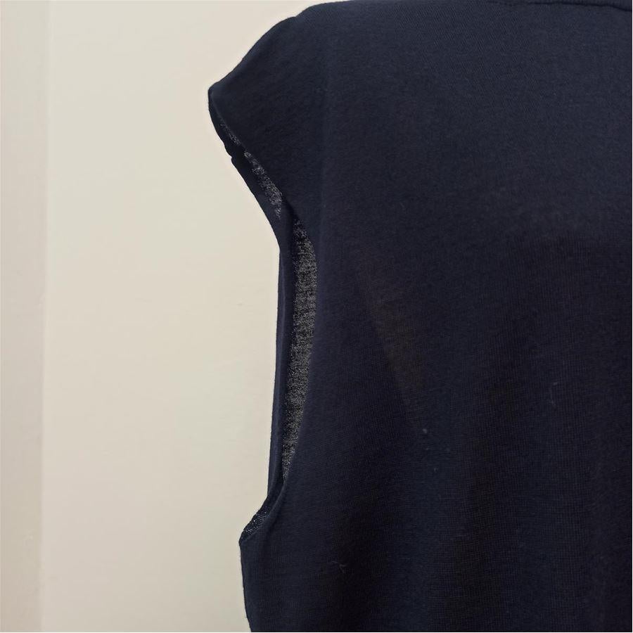 100% Virgin wool Blue color Sleeveless Length cm 100 (393 inches)
