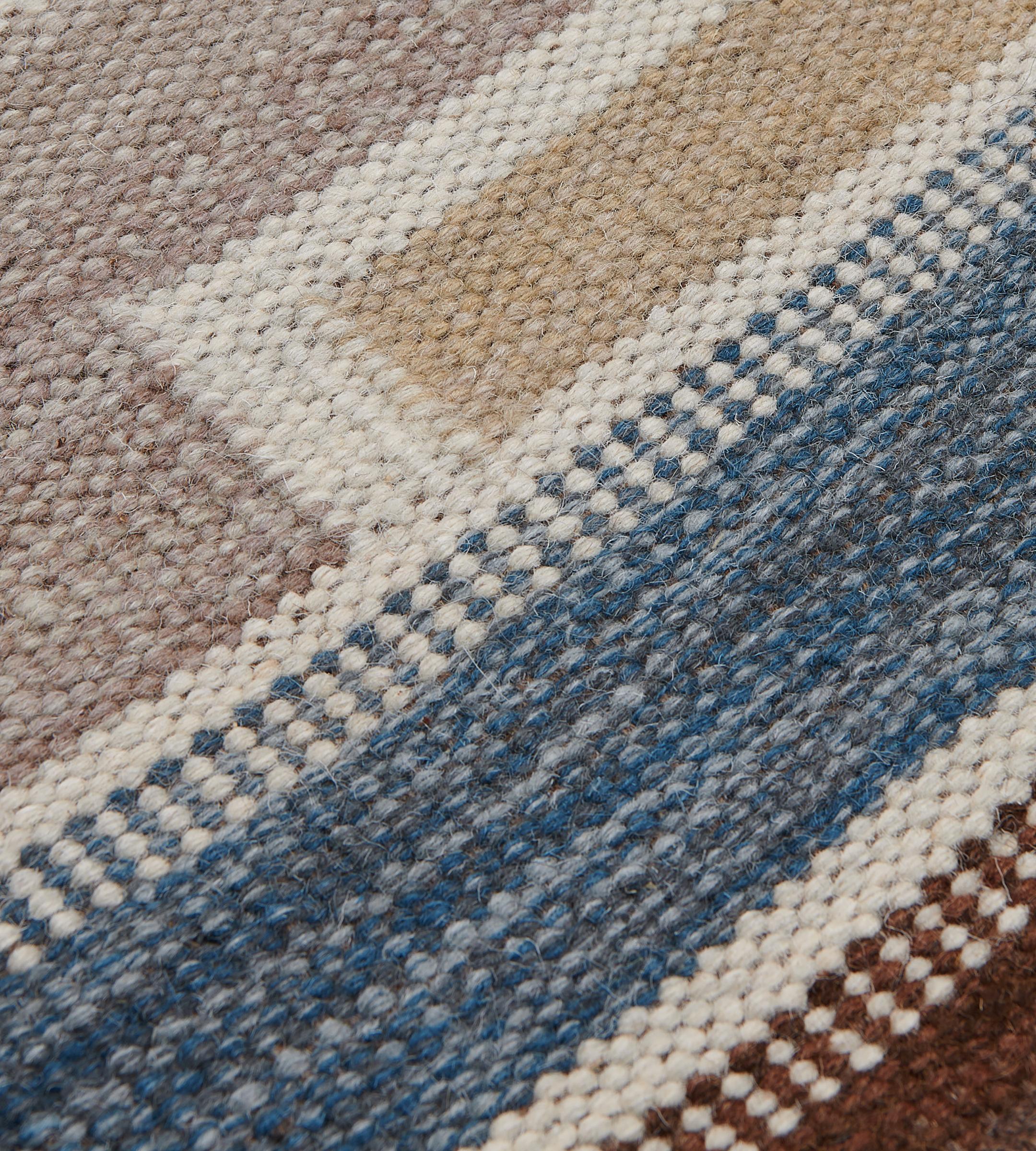 Lana Tappeto in lana intrecciato a mano a trama piatta blu e grigio di ispirazione svedese in vendita