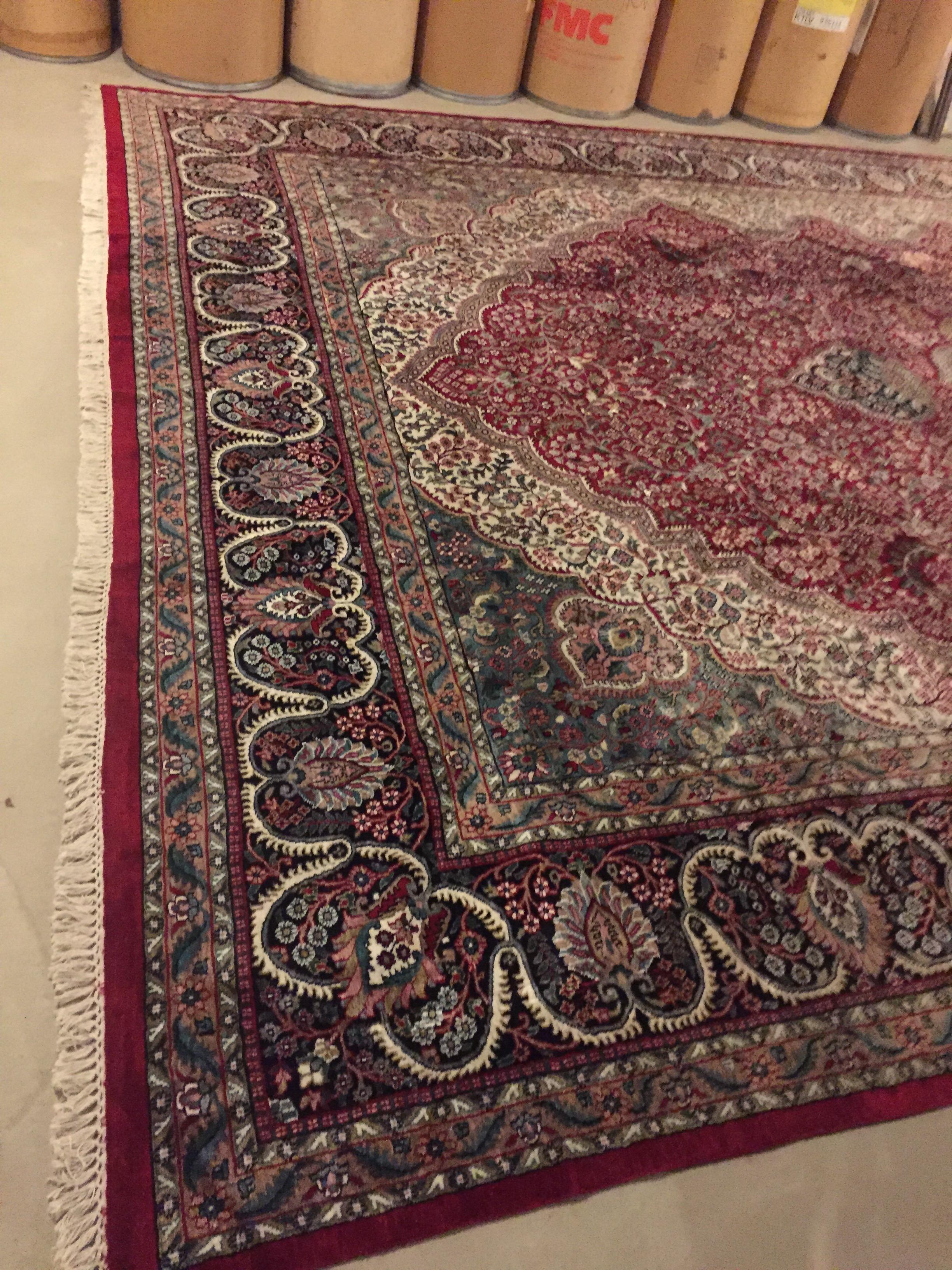 Wool Handwoven Oriental Carpet In Good Condition For Sale In Lambertville, NJ
