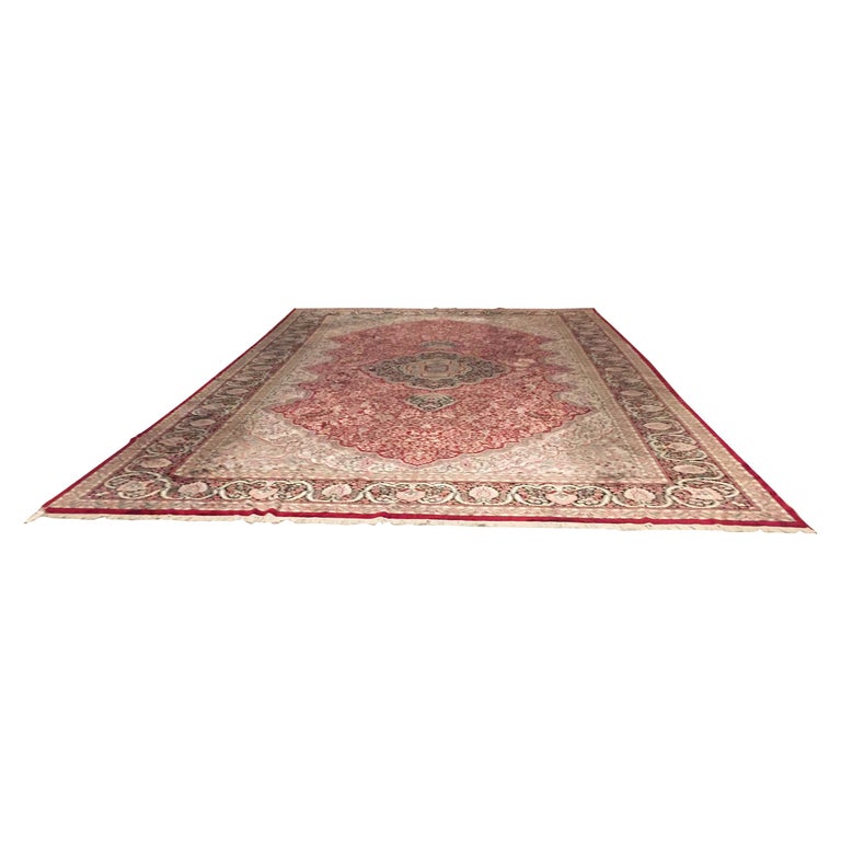 Wool Handwoven Oriental Carpet For Sale at 1stDibs