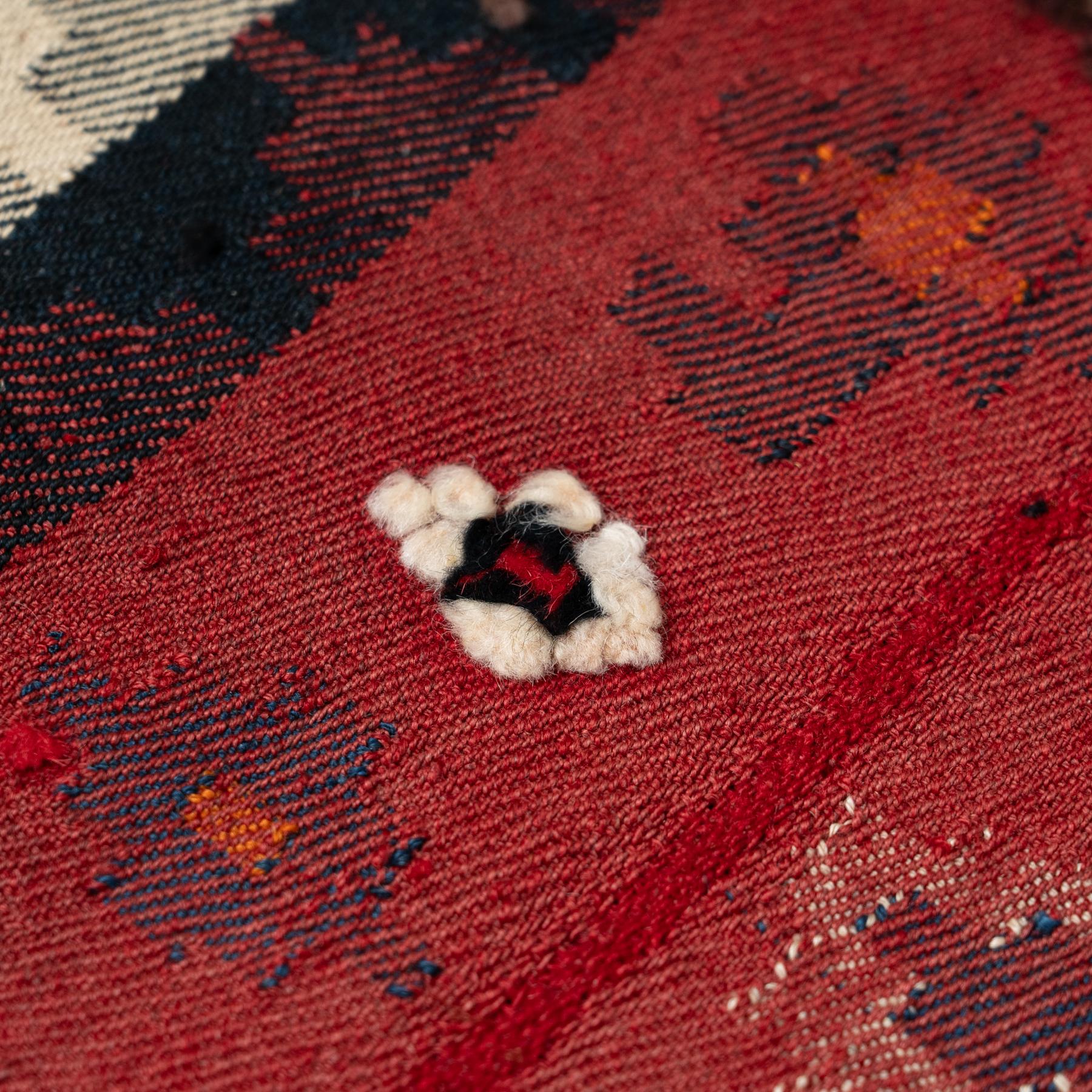 Rug & Kilim en laine - années 1980, Design amne dans des tons rouges chauds, fait à la main Bon état - En vente à Barcelona, Barcelona