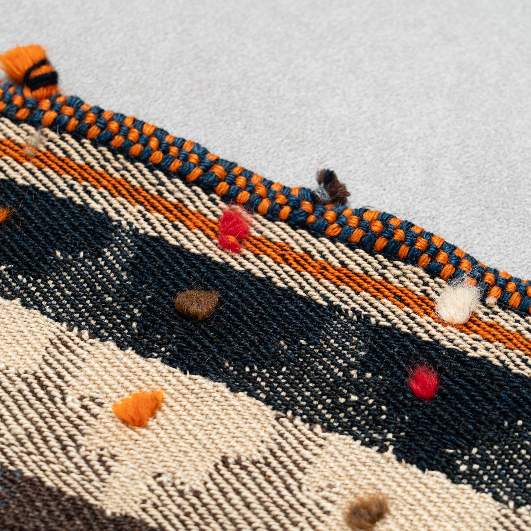 Laine Rug & Kilim en laine - années 1980, Design amne dans des tons rouges chauds, fait à la main en vente
