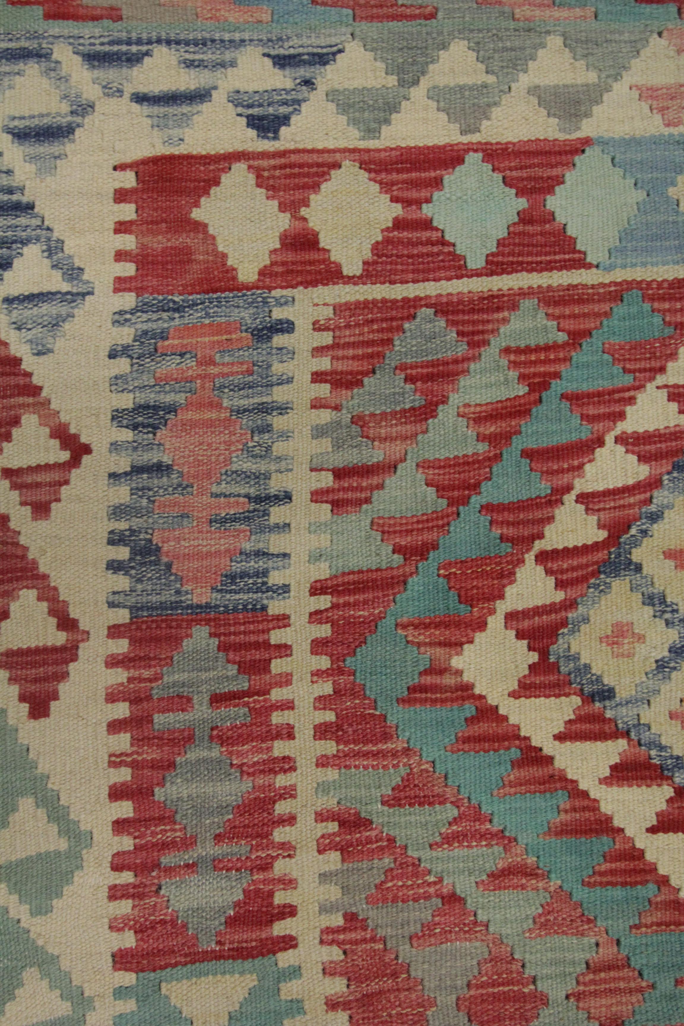 Handmade Kilim Rug Vibrant Geometric Carpet Modern Kilim Rug Wool Area Rug In New Condition In Hampshire, GB