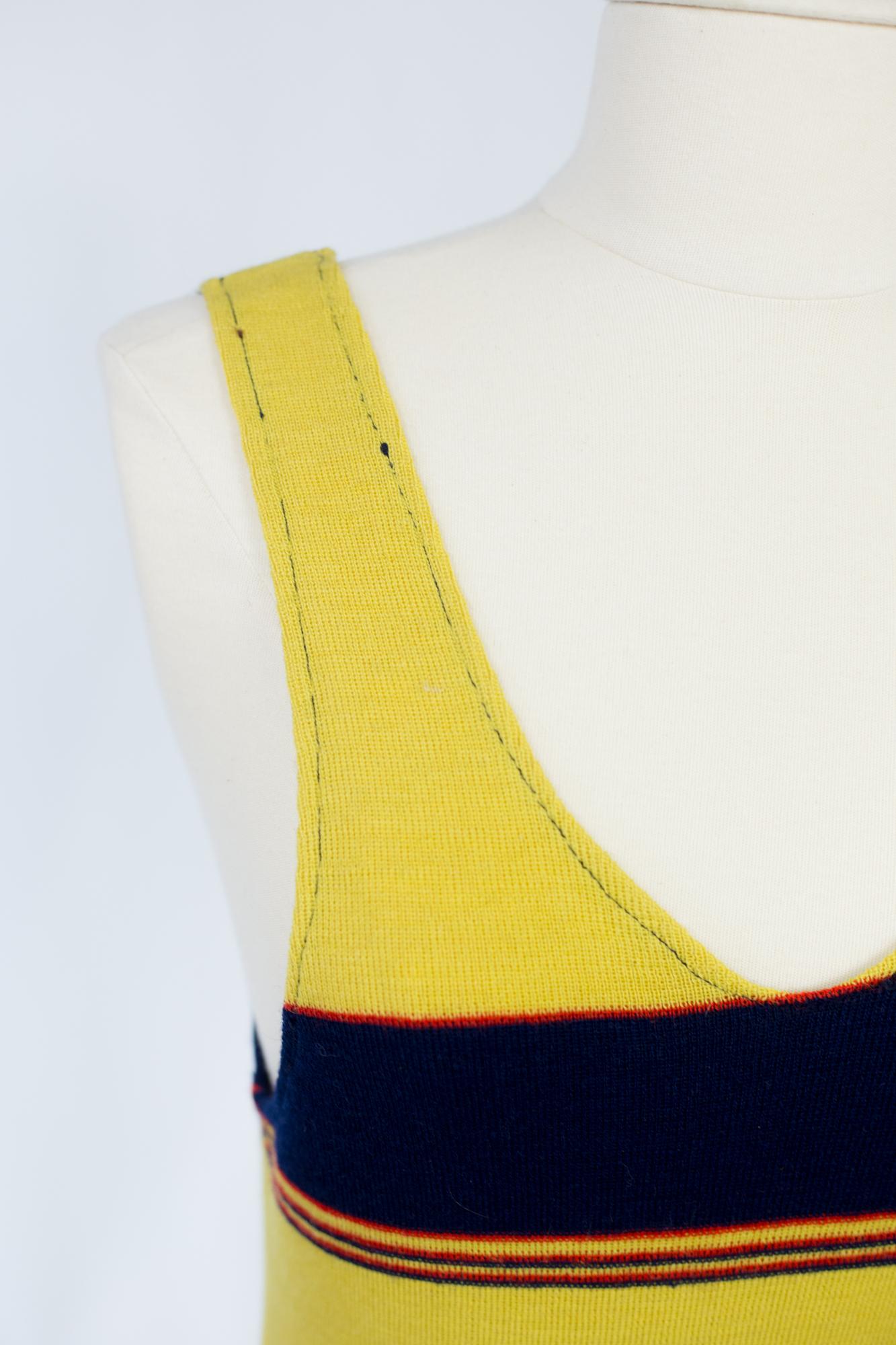 Wool knit Art Deco bathing suit in Chanel or Patou Style- France Circa 1925 For Sale 3
