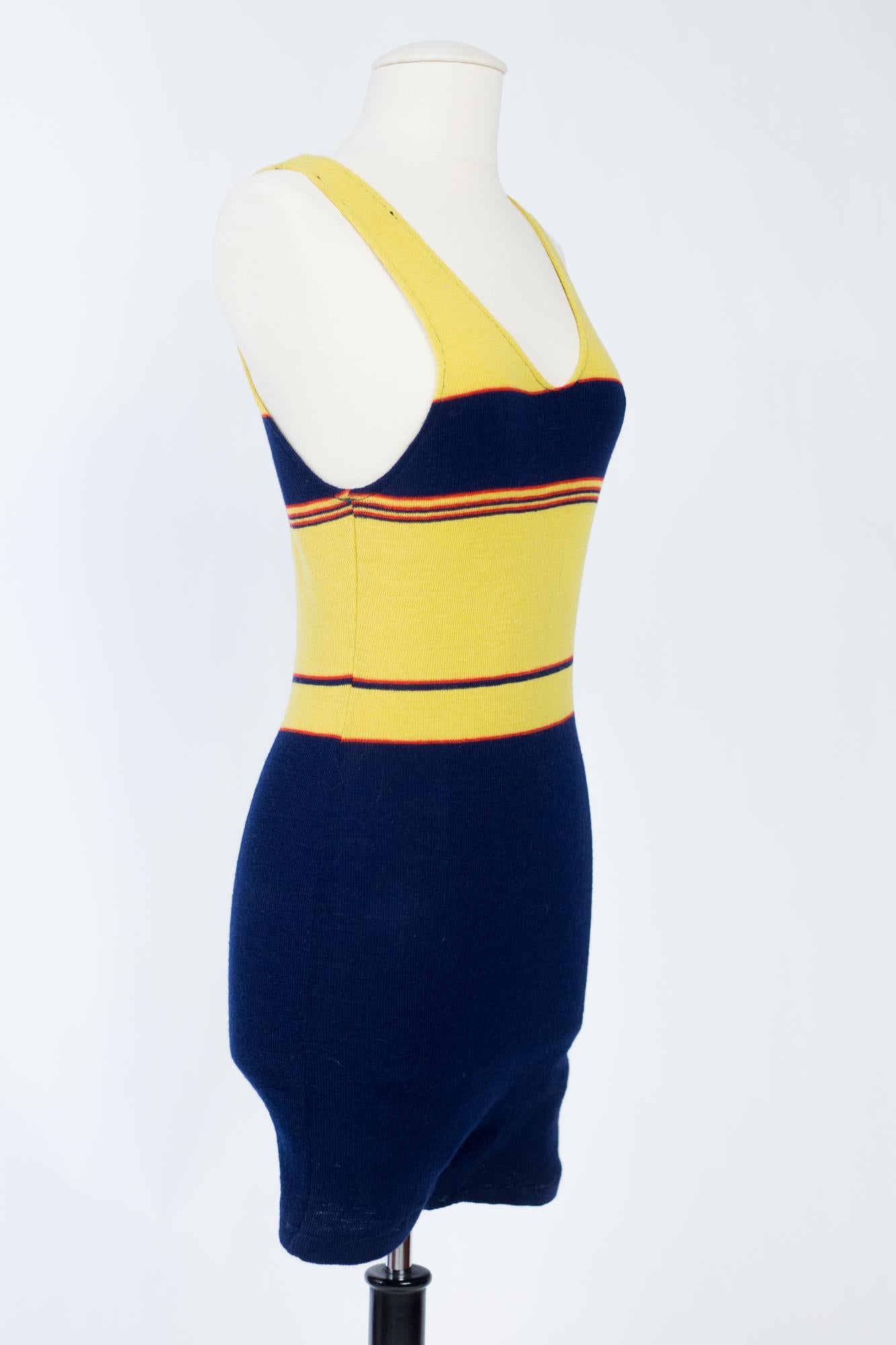 Wool knit Art Deco bathing suit in Chanel or Patou Style- France Circa 1925 In Excellent Condition For Sale In Toulon, FR