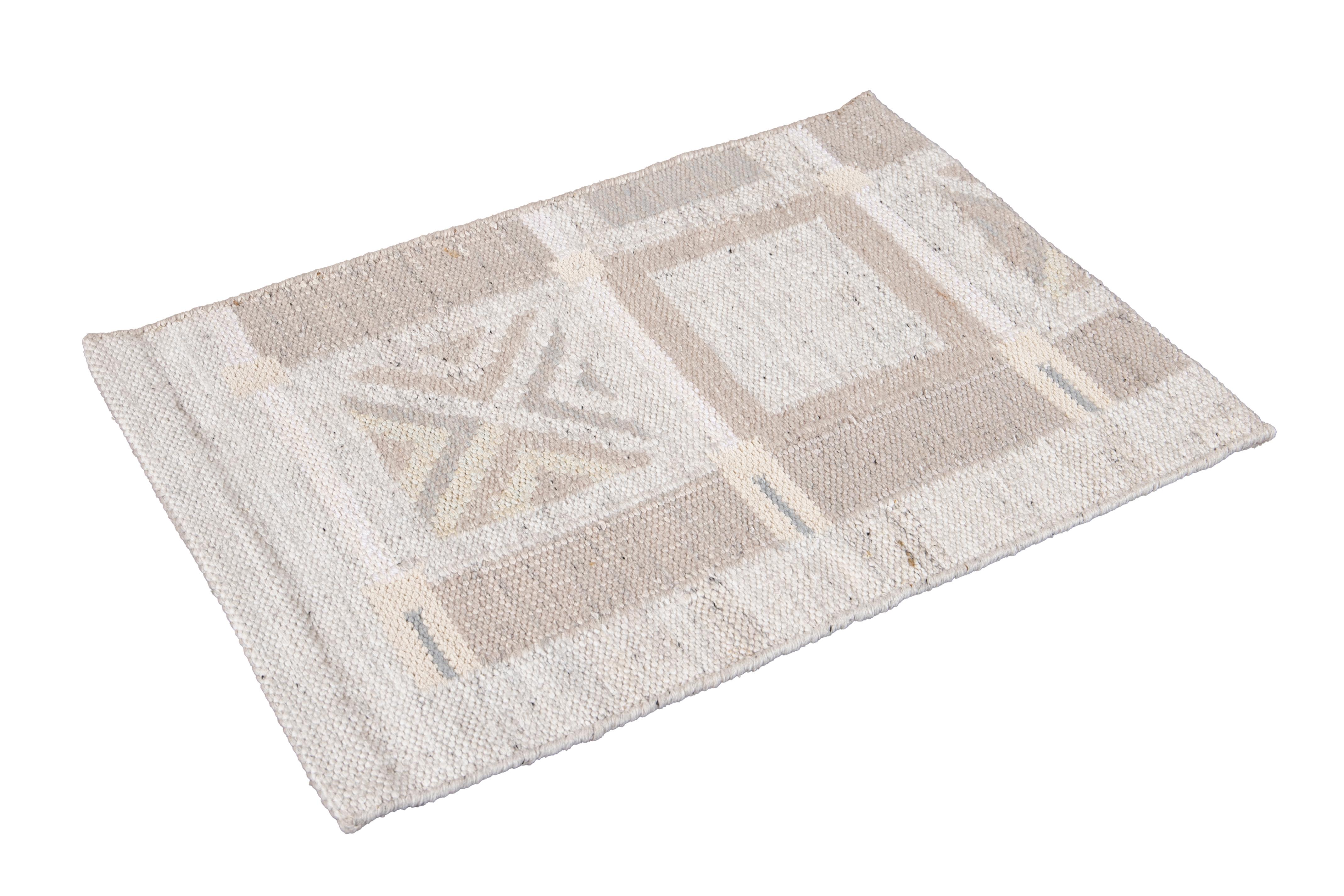 Kilim-Teppich aus Wolle im skandinavischen Stil (Indisch) im Angebot