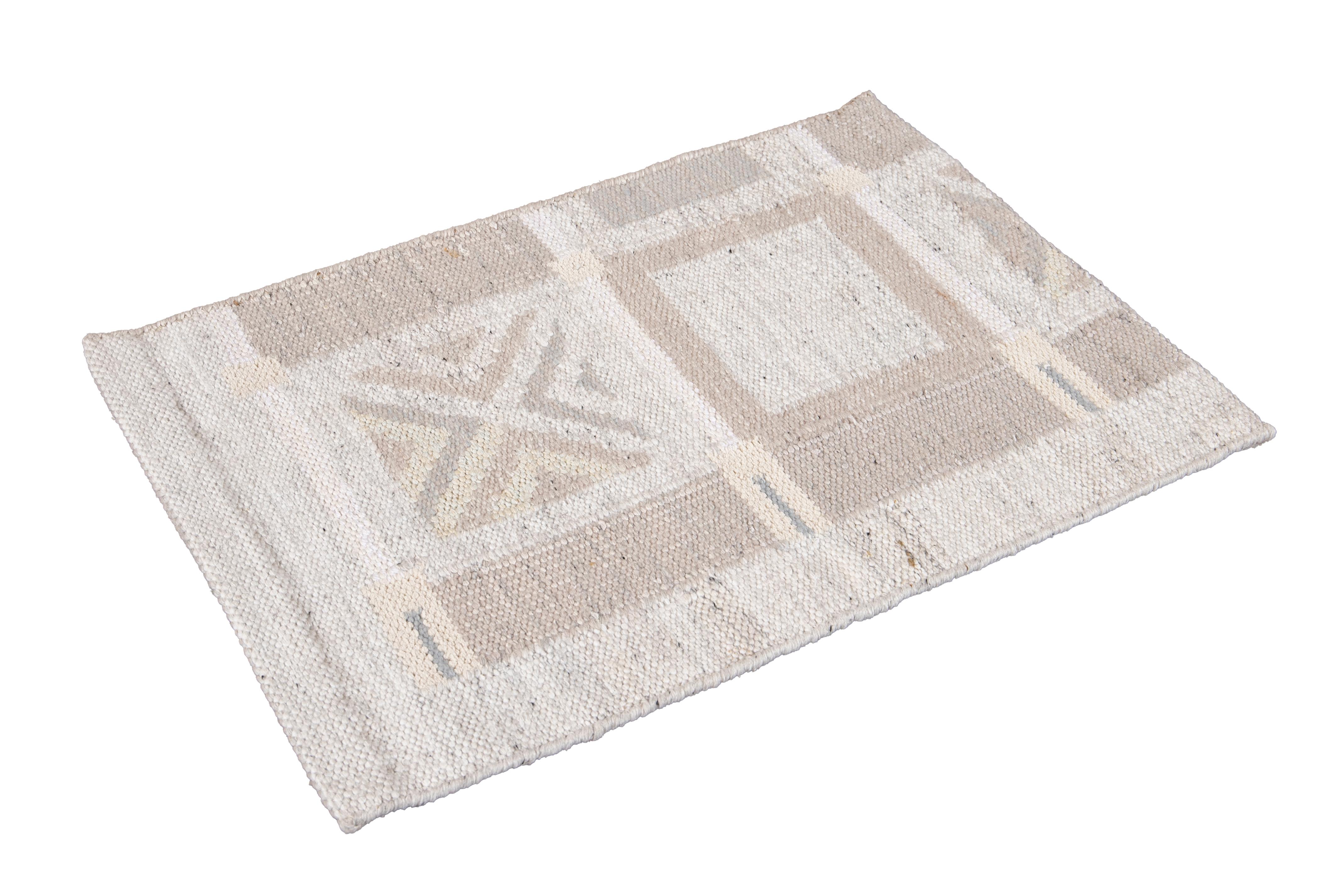 Indian Wool Scandinavian Style Kilim Custom Rug For Sale