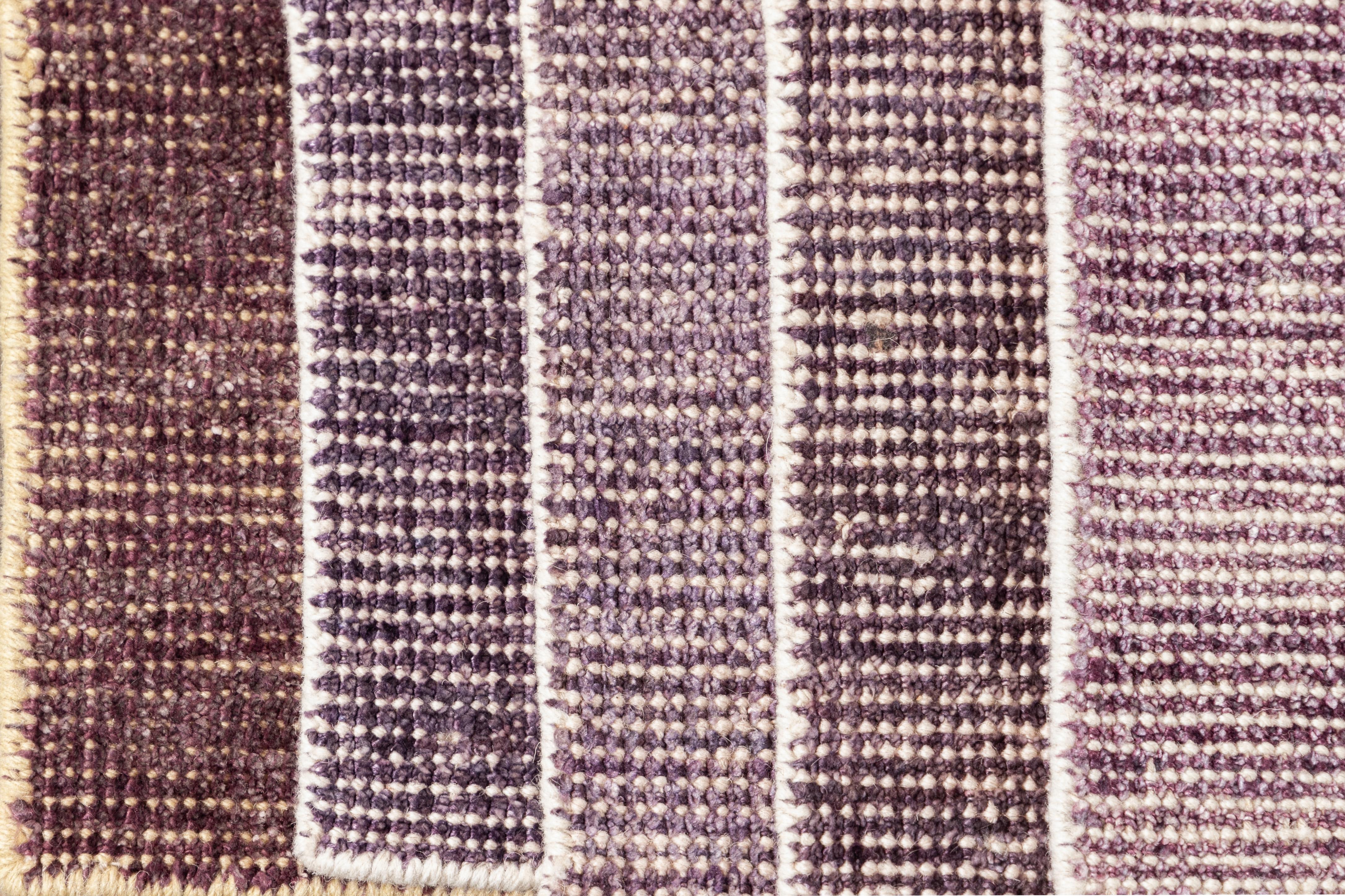 Individueller Boho-Teppich aus Wolle und Seide. Individuelle Größen und Farben auf Bestellung. 

Material: Wolle/Bambusseide 
Vorlaufzeit: Ungefähr 15-20 Wochen verfügbar 
Farben: über 100 Farbtöne, hergestellt in Indien.
Der angegebene Preis