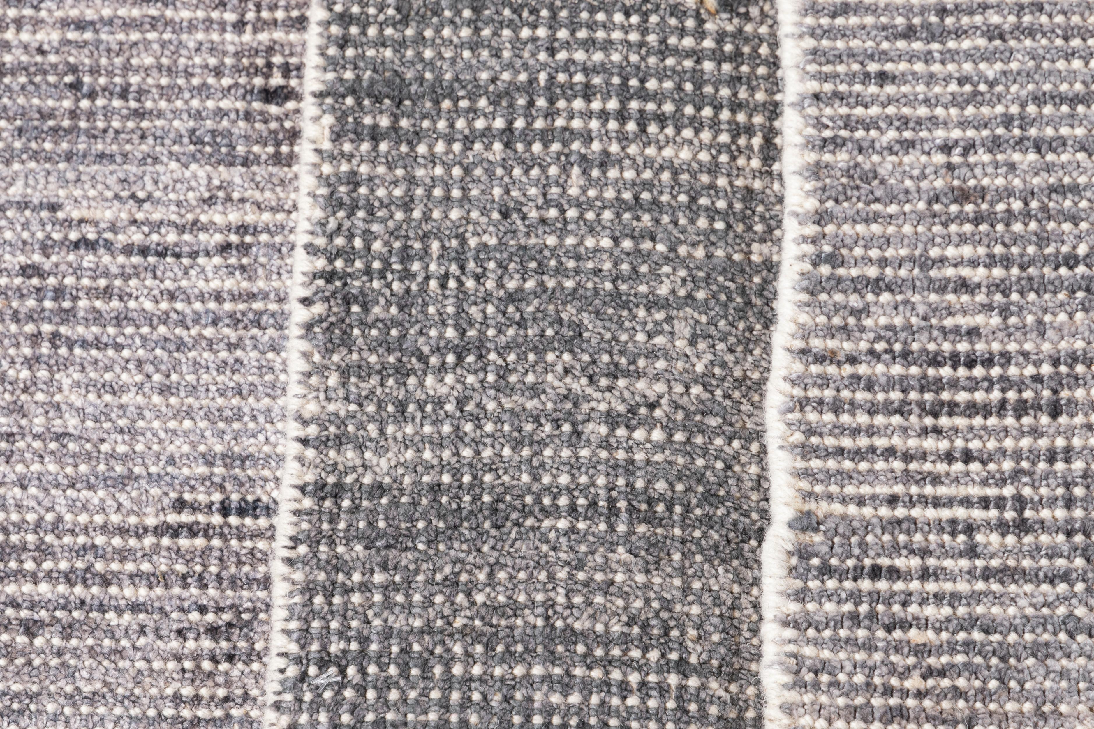 Tappeto Boho personalizzato in lana e seta. Dimensioni e colori personalizzati su ordinazione. 

Materiale: Lana/seta di bambù 
Tempi di consegna: Circa 15-20 settimane Disponibile 
Colori: oltre 100 tonalità prodotte in India.
Il prezzo