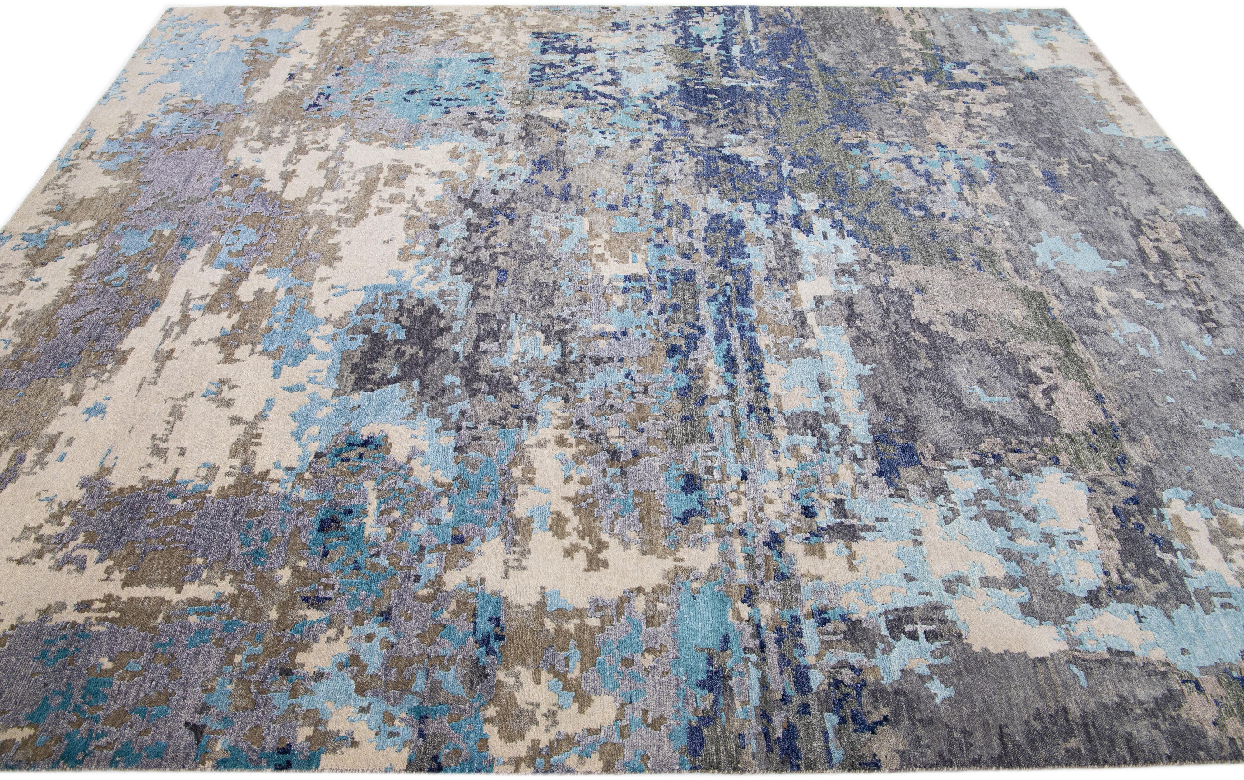 Indian Wool & Silk Contemporary Abstract Rug with Gray & Blue Color For Sale