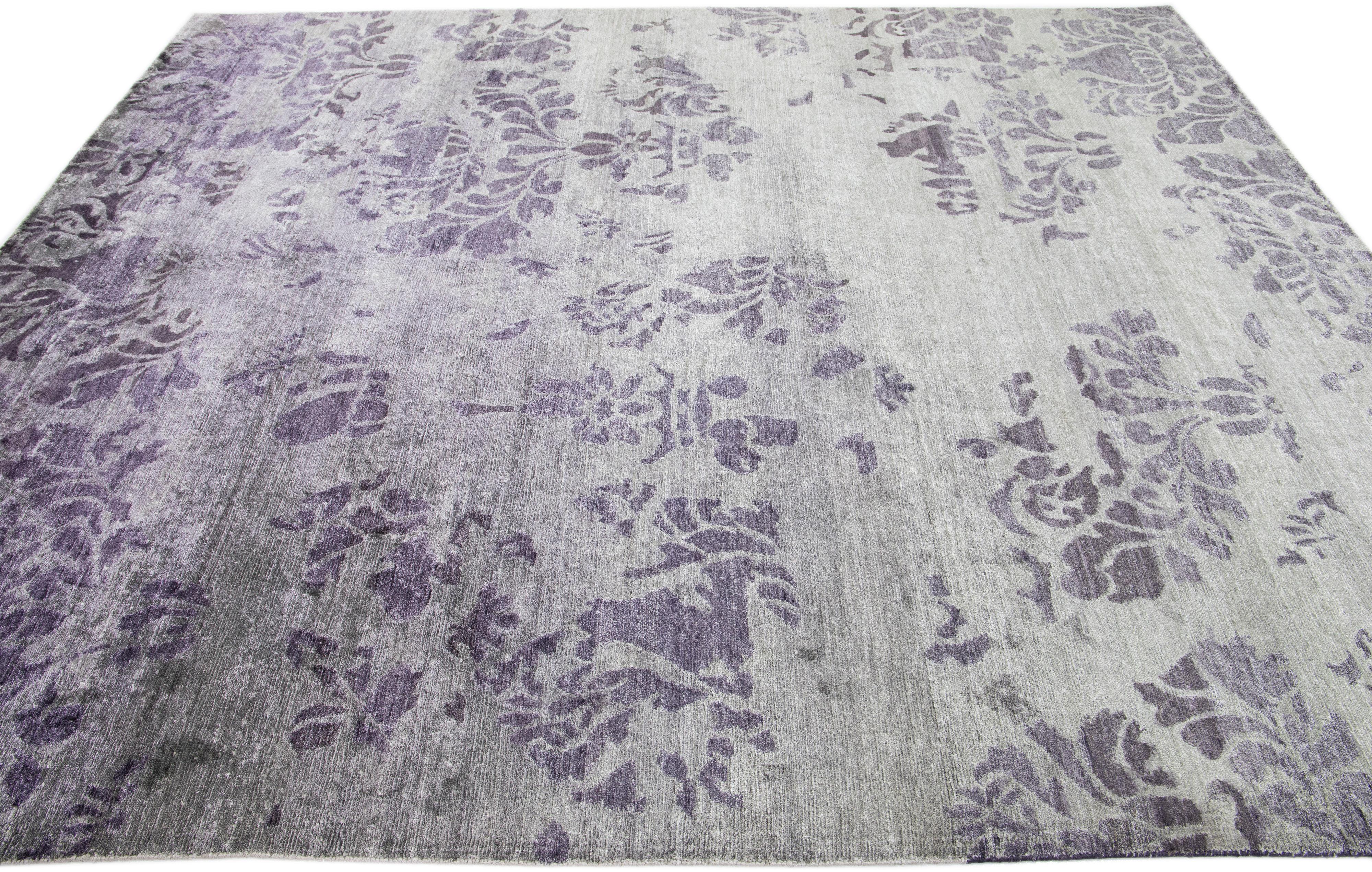 Hand-Knotted Wool & Silk Modern Rug Handmade with Gray/Silver Abstract Motif For Sale