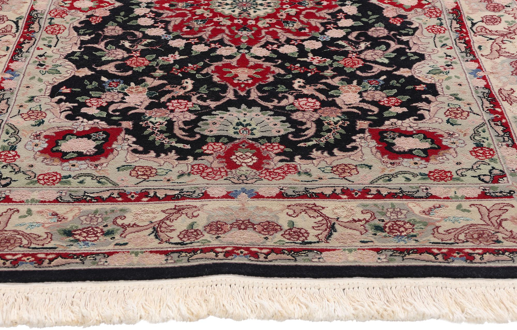 Wolle & Seide Vintage Chinese Tabriz Teppich mit traditionellen Stil (20. Jahrhundert) im Angebot