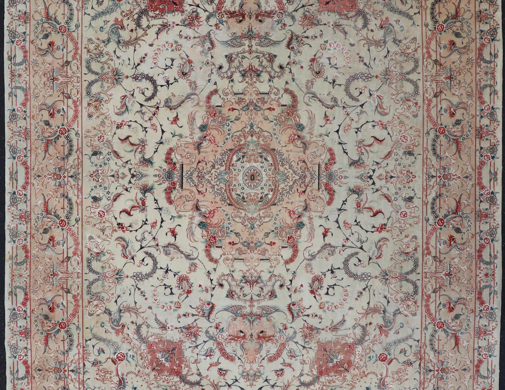 Tappeto a medaglione in lana e seta Vintage Fine Tabriz Design con fiori intricati in vendita 7