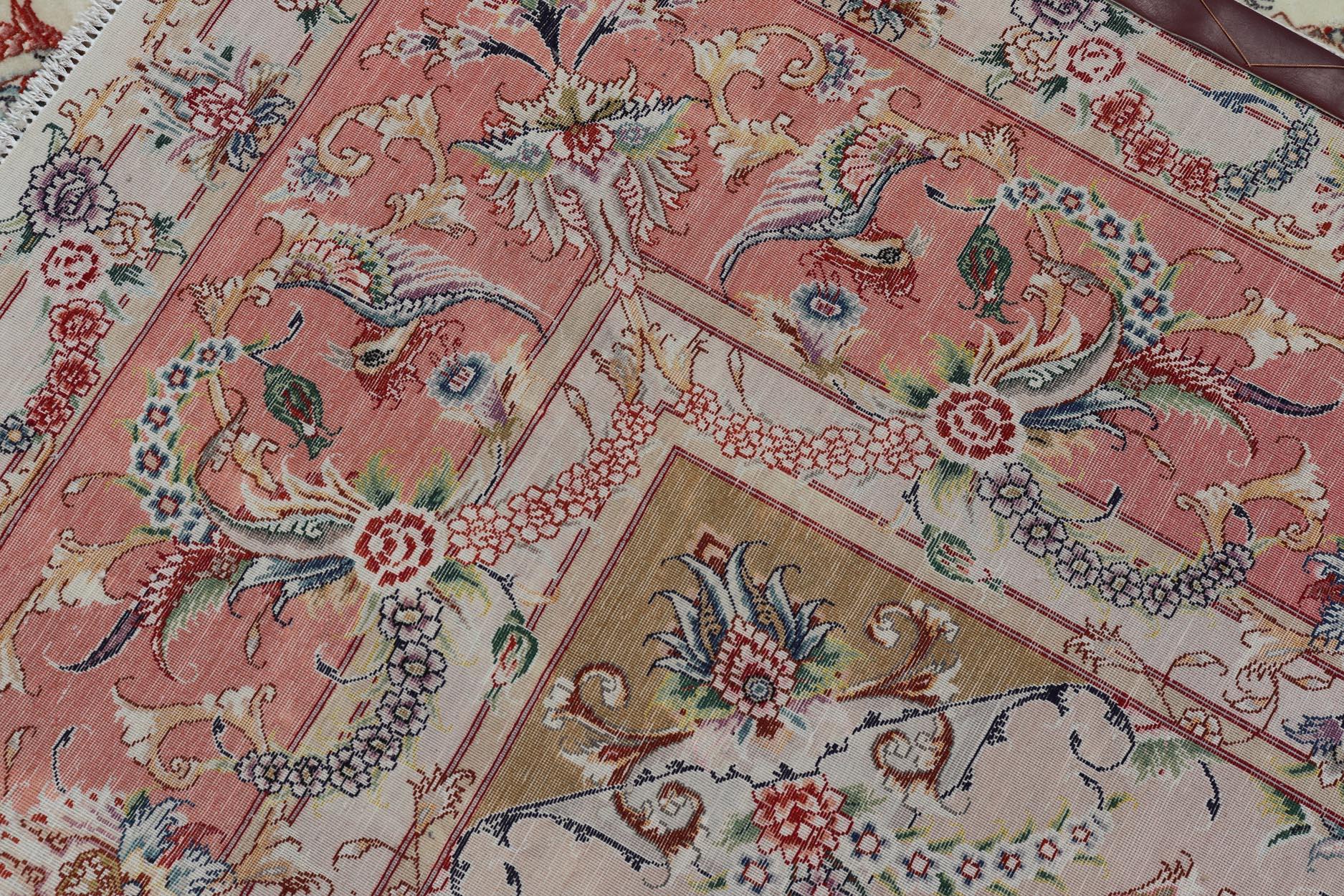 Tappeto a medaglione in lana e seta Vintage Fine Tabriz Design con fiori intricati in vendita 9
